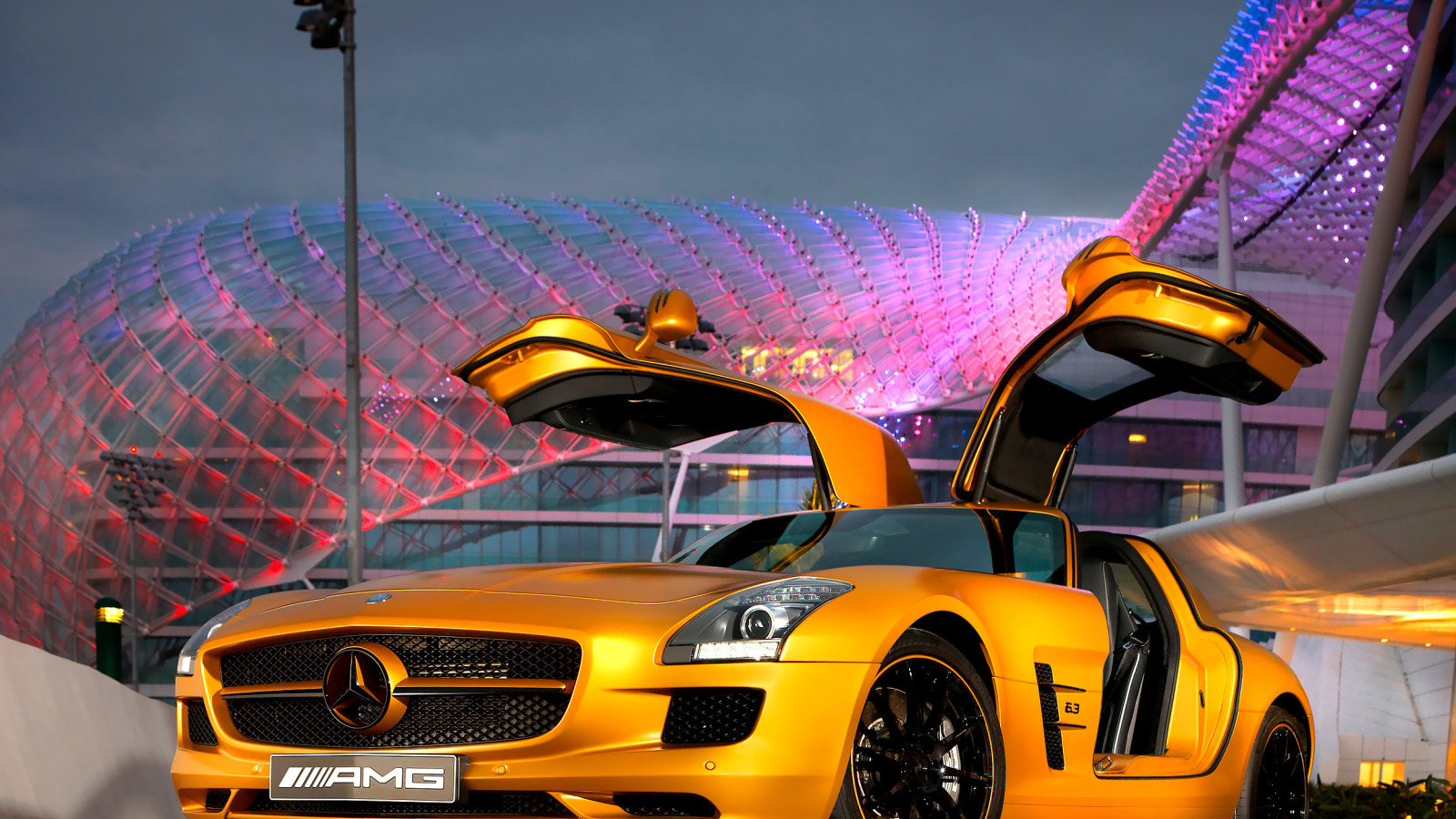 Mercedes SLS Dubai