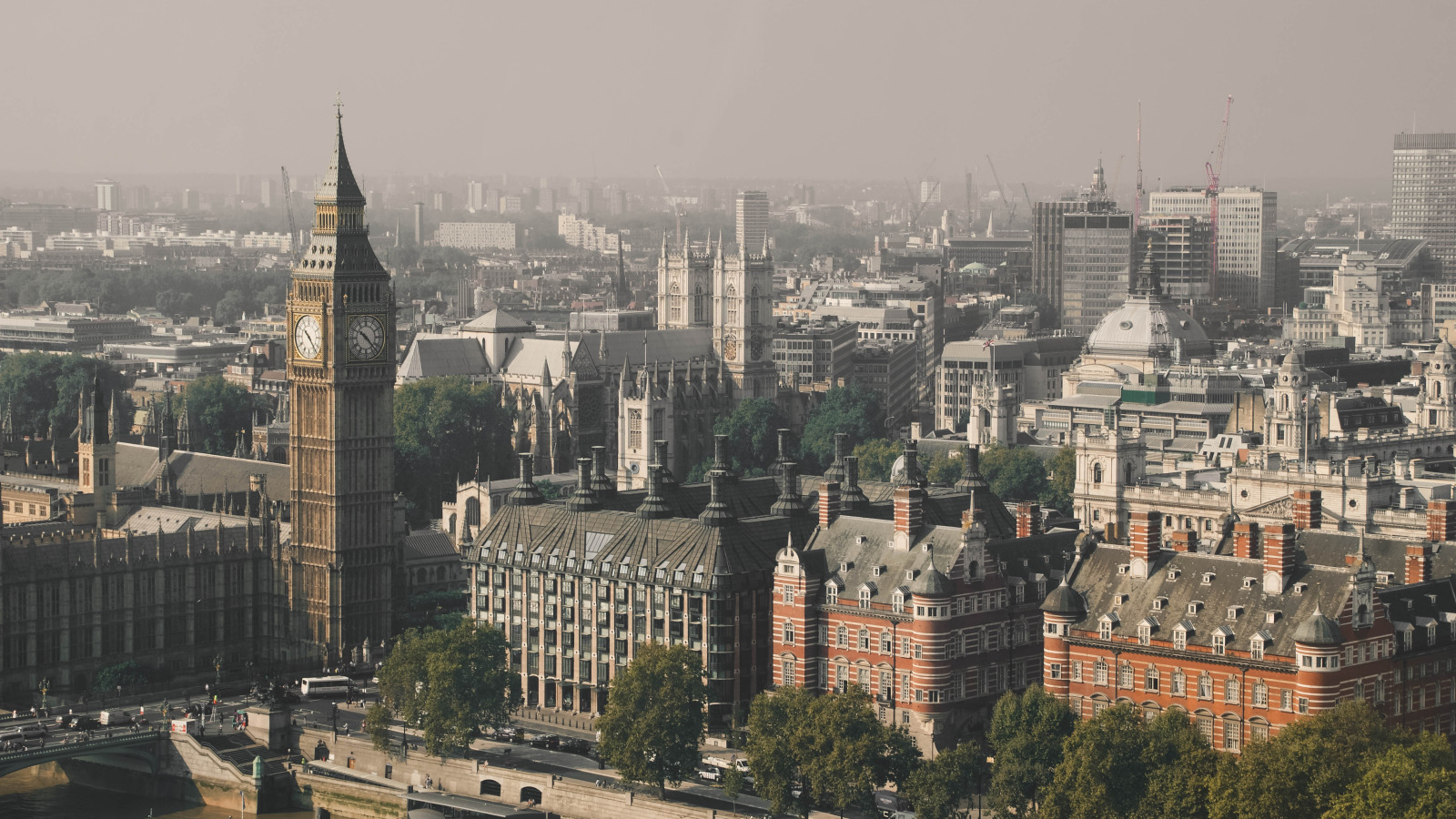 Направление лондона. Лондон город Темза 19 век. Лондон 21 века. Лондон осенью улицы Кебби. Великобритания панорама.