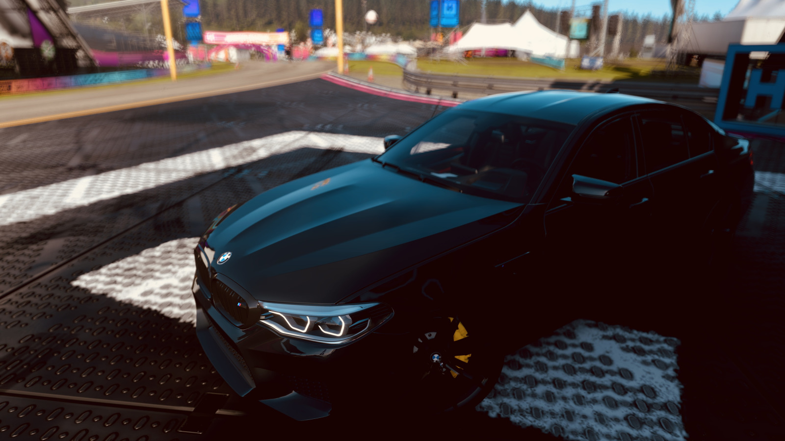 Скачать обои HDR, BMW, Game, 5er, UHD, G90, M5, Xbox One X, раздел игры в  разрешении 1600x900