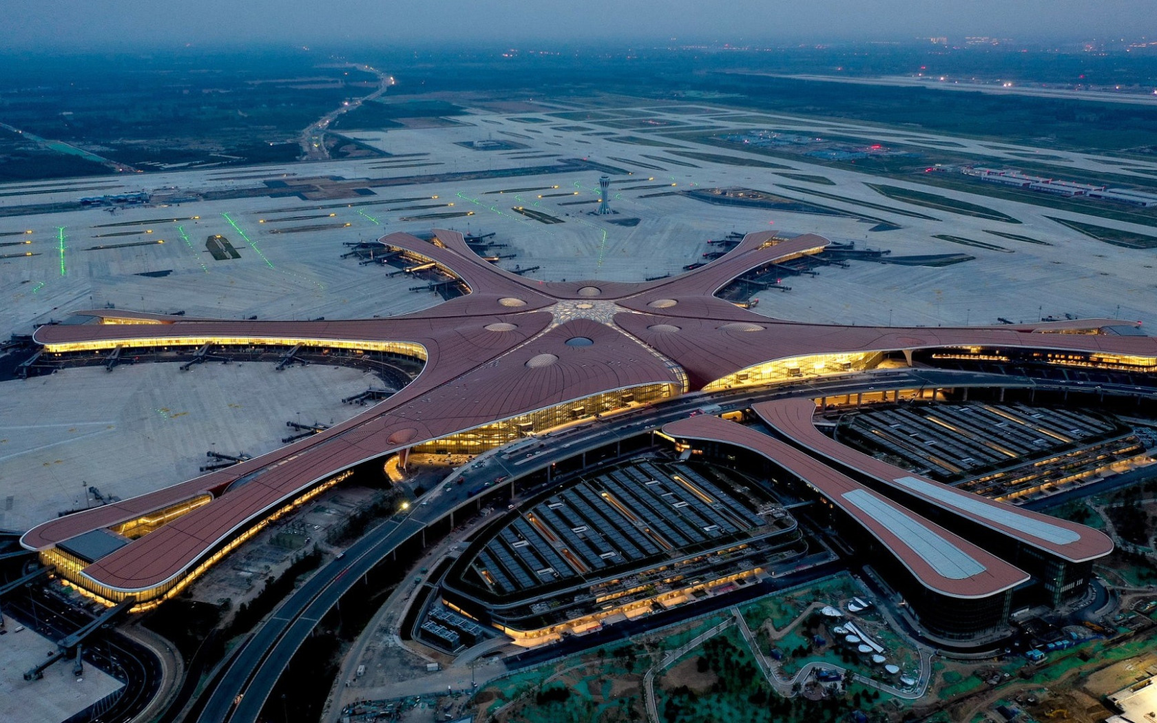 Аэропорт beijing. Международный аэропорт Шоуду в Пекине (Китай). Аэропорт Пекин Дасин. Новый аэропорт Пекина Дасин. Международный аэропорт Пекин столичный.