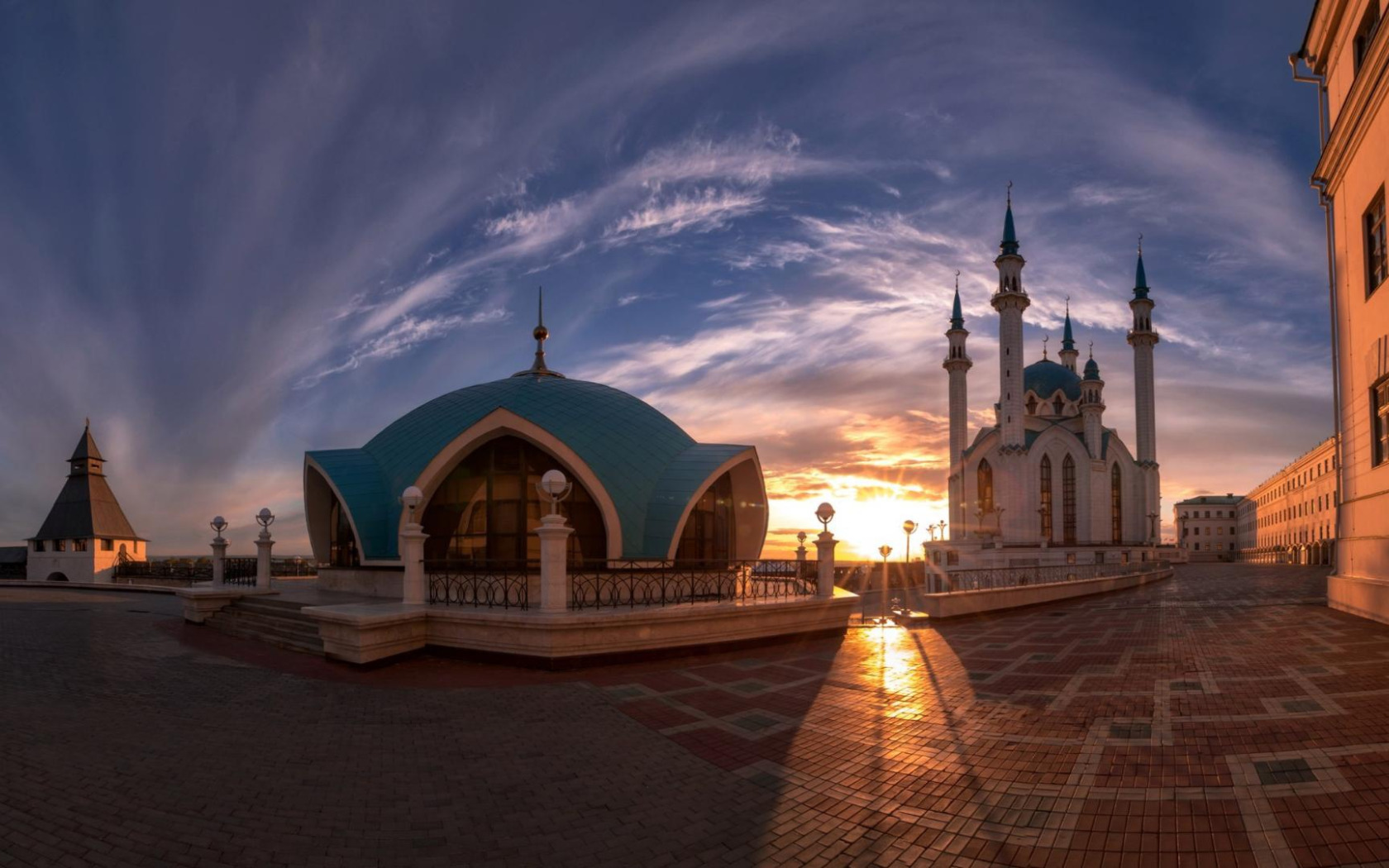 Мечеть республики татарстан. Мечеть кул Шариф. Мечеть кул-Шариф в Казани закат. Закат Кол Шарифа Казань. Кул Шариф Казань площадь.