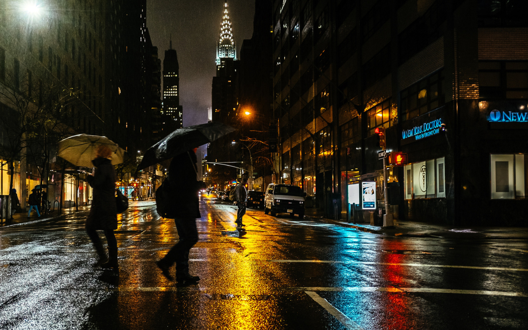 Дождь в большом городе. Нью Йорк Найт стрит. Ночной дождливый Нью_ Нью Йорк. Ливень в Нью-Йорке. Нью-Йорк улицы ночью.