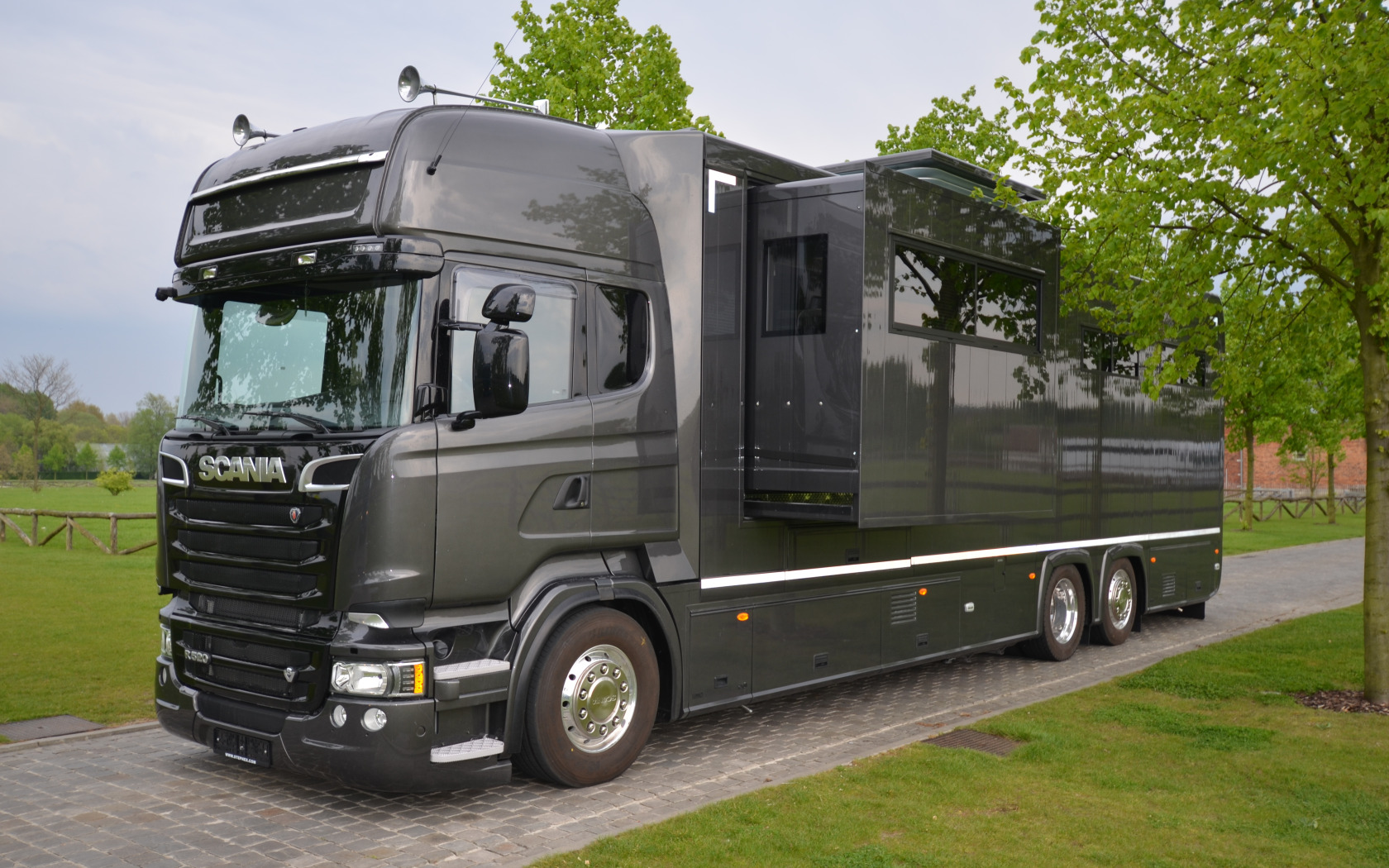 Скачать обои Scania, дом на колёсах, GIGASPACE, раздел грузовики в  разрешении 1680x1050