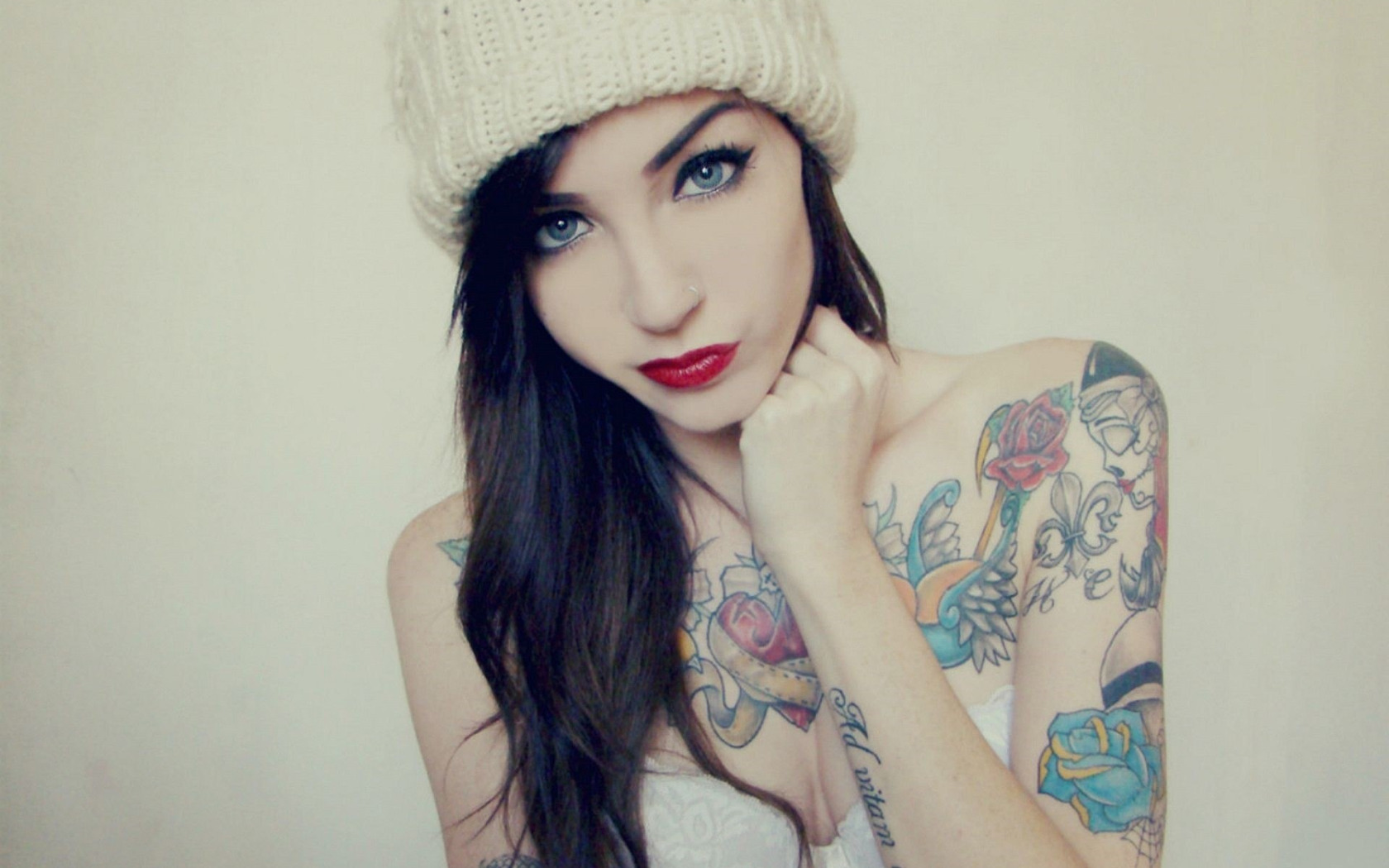 Brunette tattoo. Karole Katarina. Тату для девушек. Крутая девушка. Тату модели девушки.