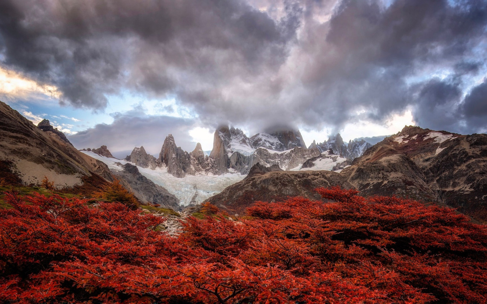 Анды цвет. Чили Анды. Южная Америка Анды. Южная Америка горы Анды. Гора анд в Южной Америке.