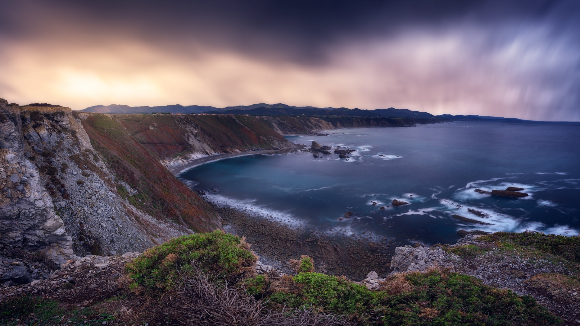 Данные берега. Море. Фото на рабочий стол. Небо море скалы. Северное море берега скалы.