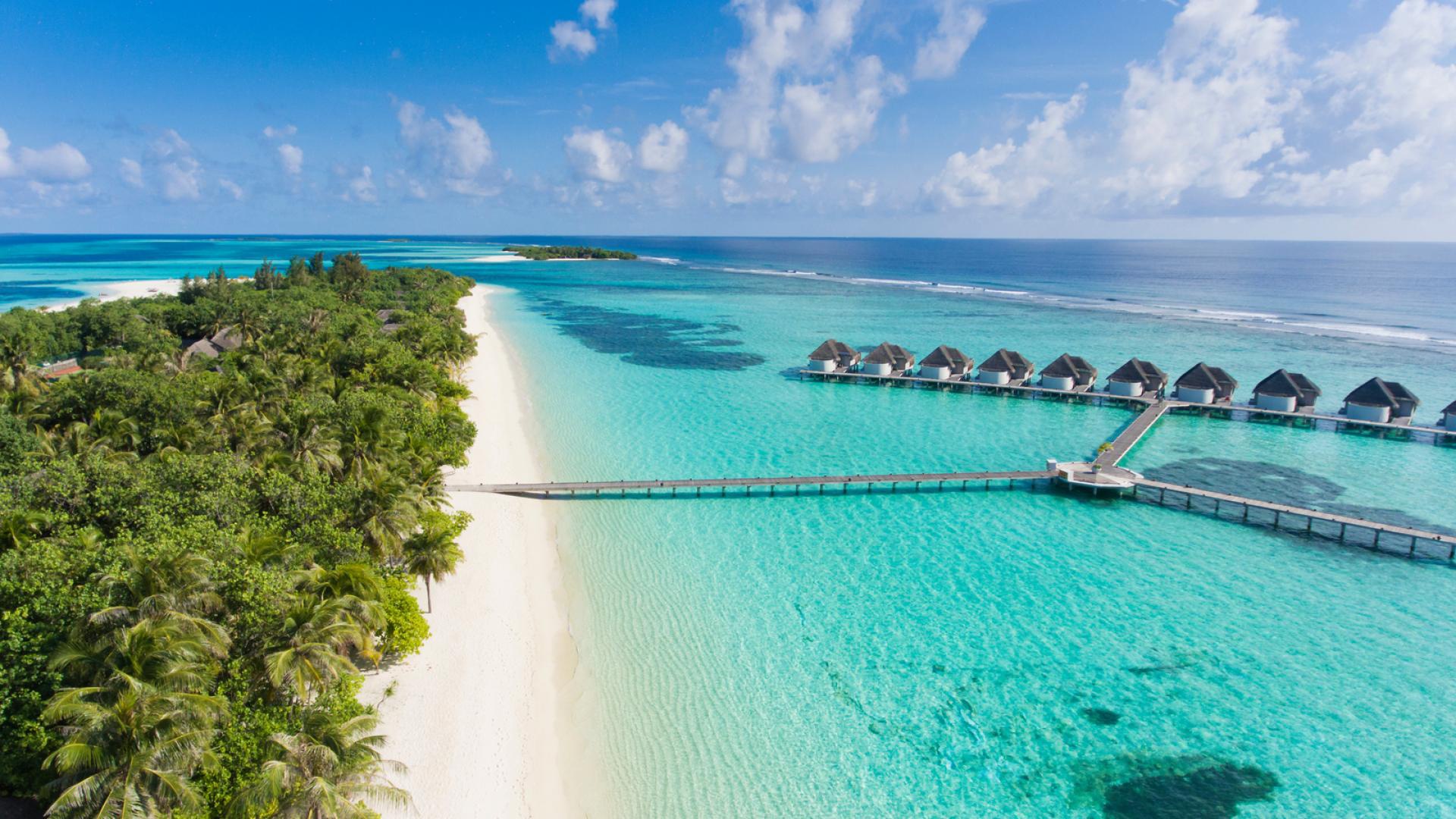 Мальдивы время. Остров Канухура Мальдивы. Мальдивы Kanuhura Maldives. Канухура, Атолл Лавияни, Мальдивы. Канухура Мальдивы фото.