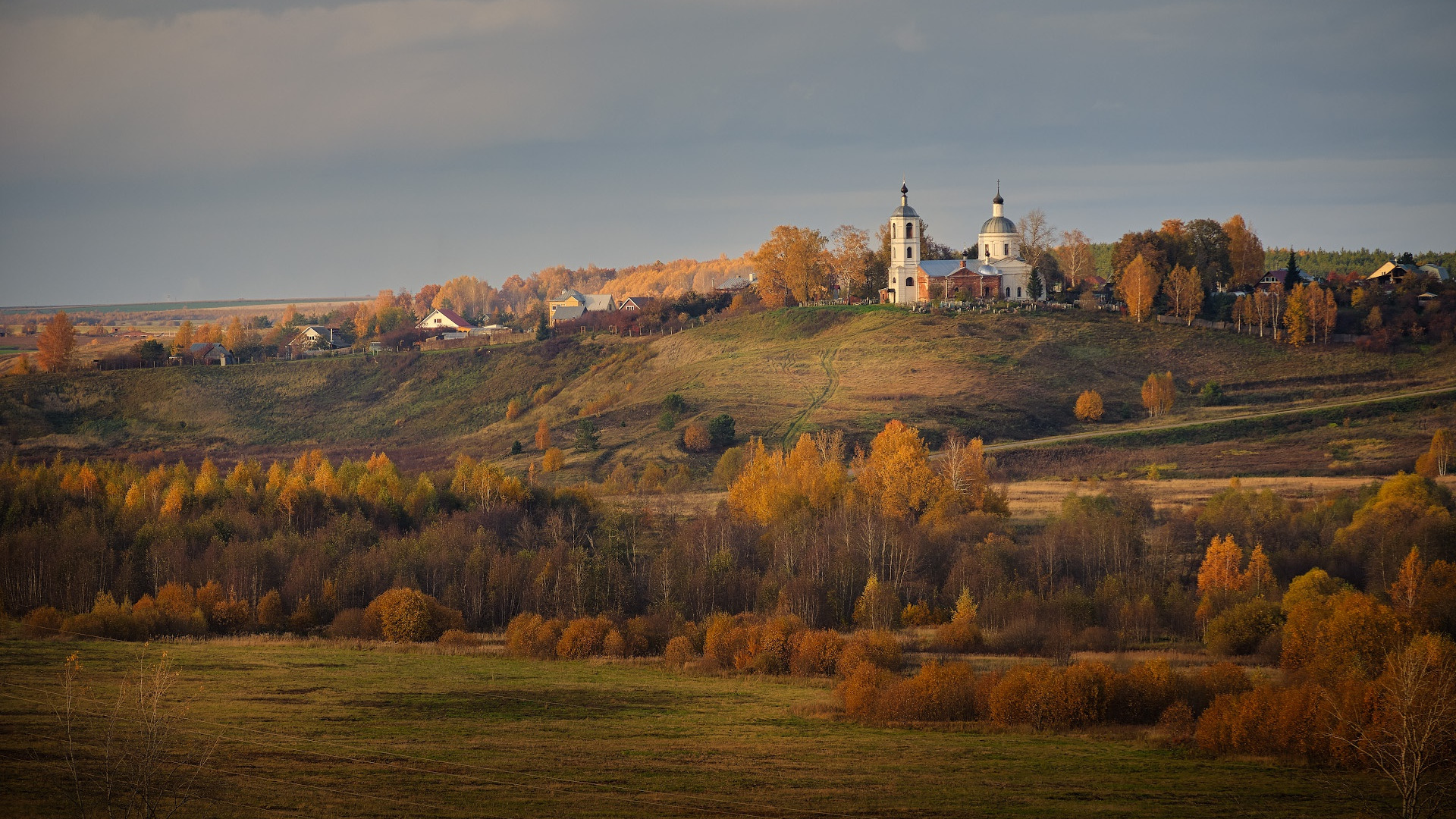 Деревня на пригорке