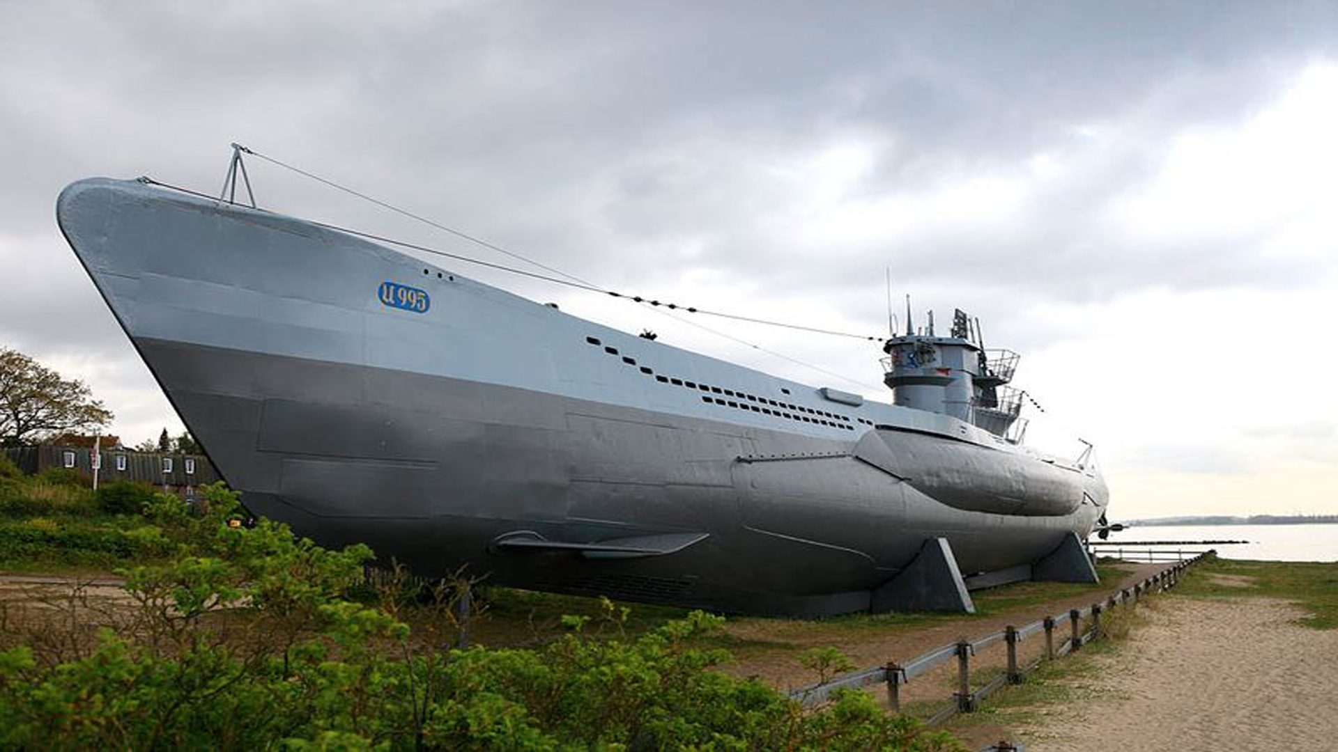 Немецкие субмарины. U-995 подводная лодка. Немецкая подводная лодка u110. Немецкая подводная лодка музей. U96 подводная лодка.