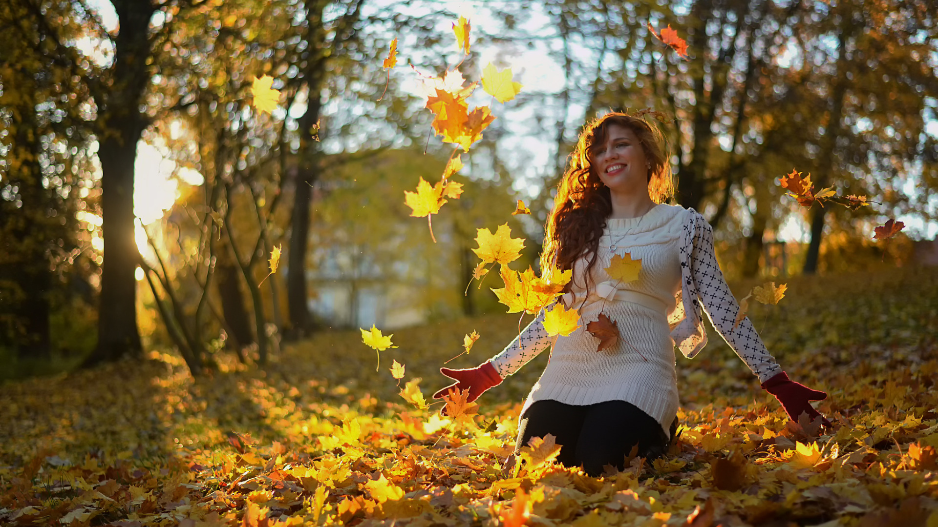 Осенняя девушка. Девушка с осенними листьями. Осень листопад. Девушка и листопад. Тихая вдова