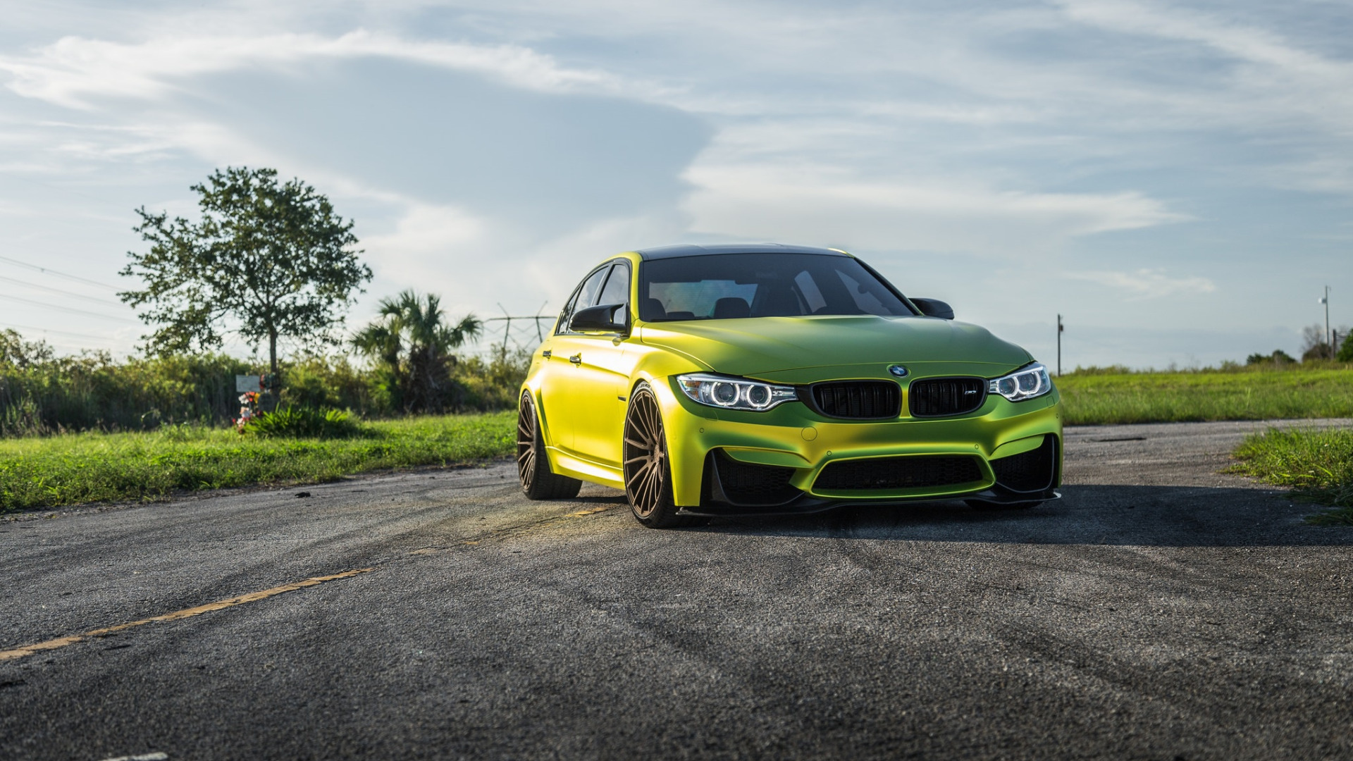 BMW m5 f10 Yellow