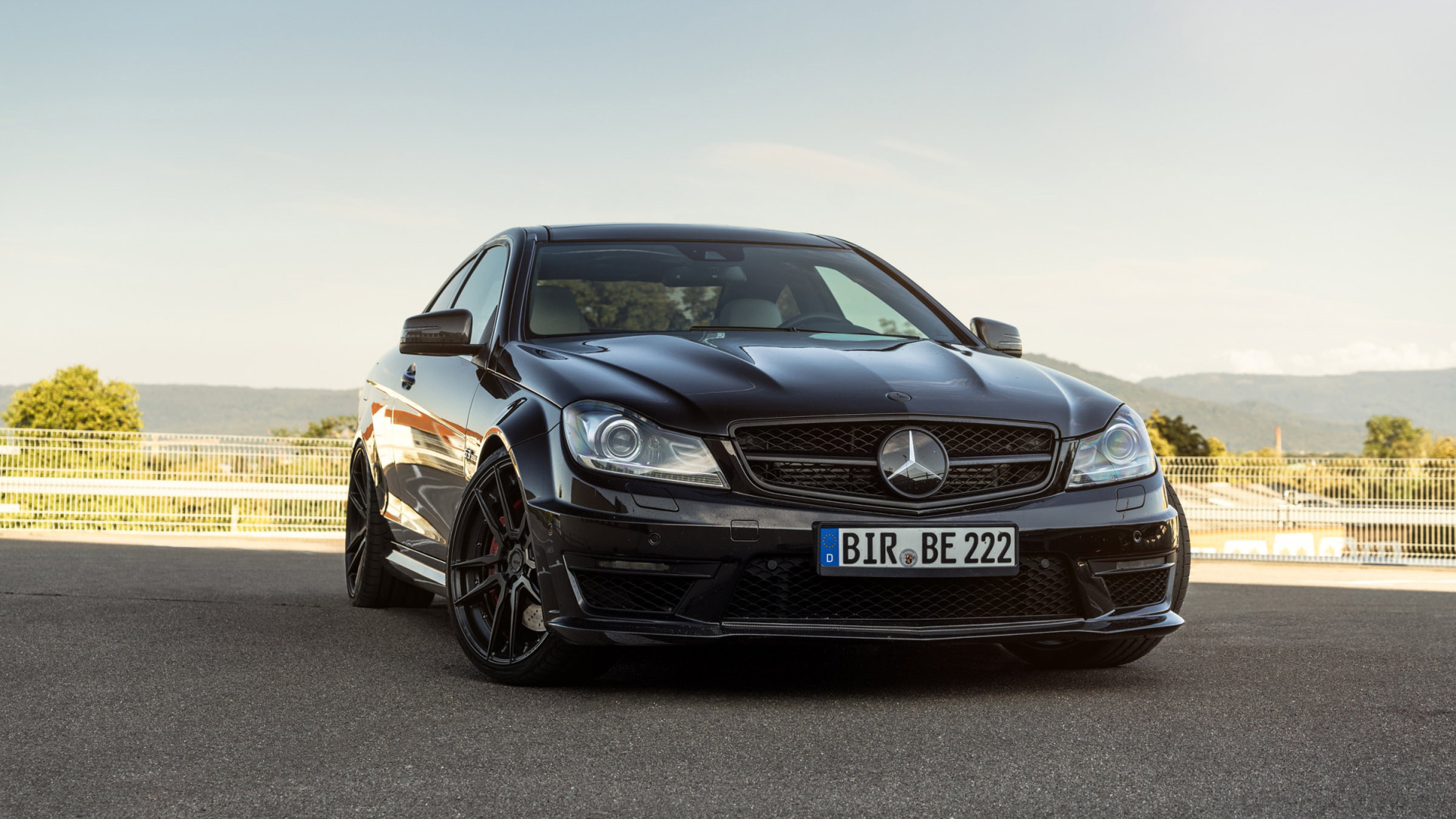 Mercedes Benz c63 крутые