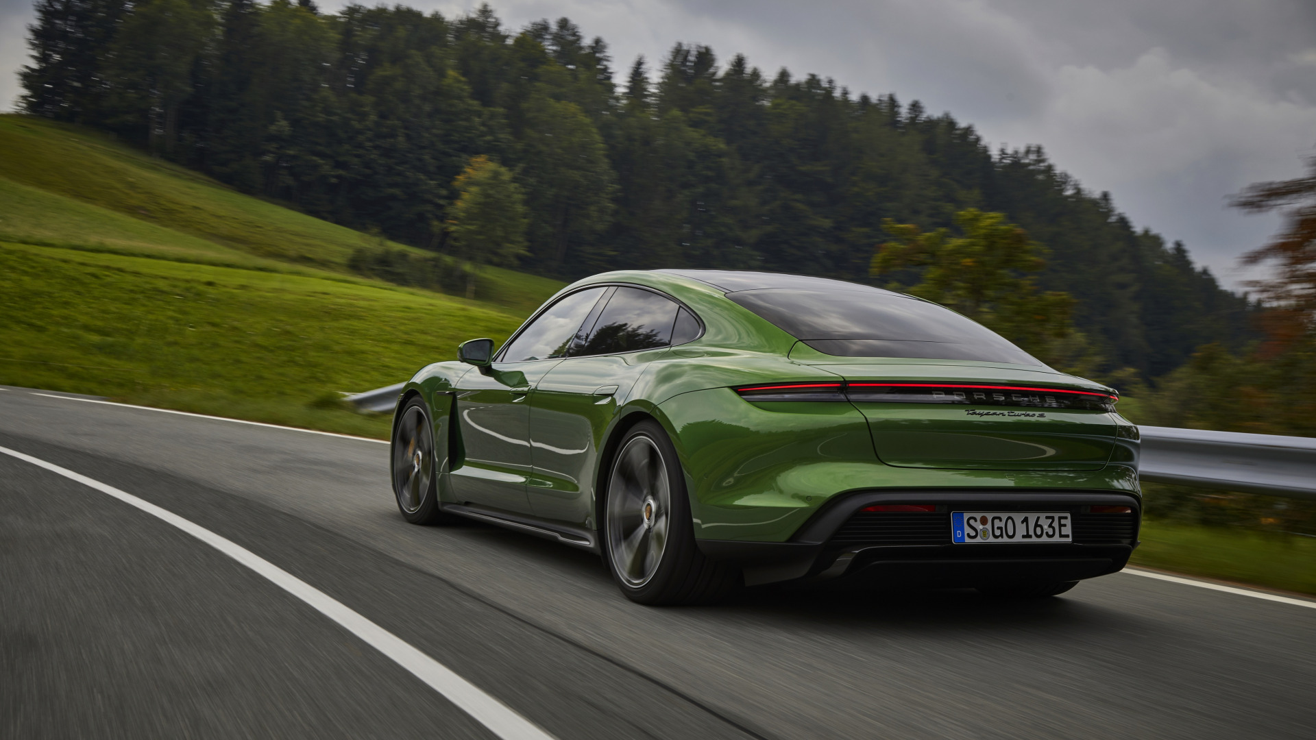 Porsche Taycan Turbo s 2020