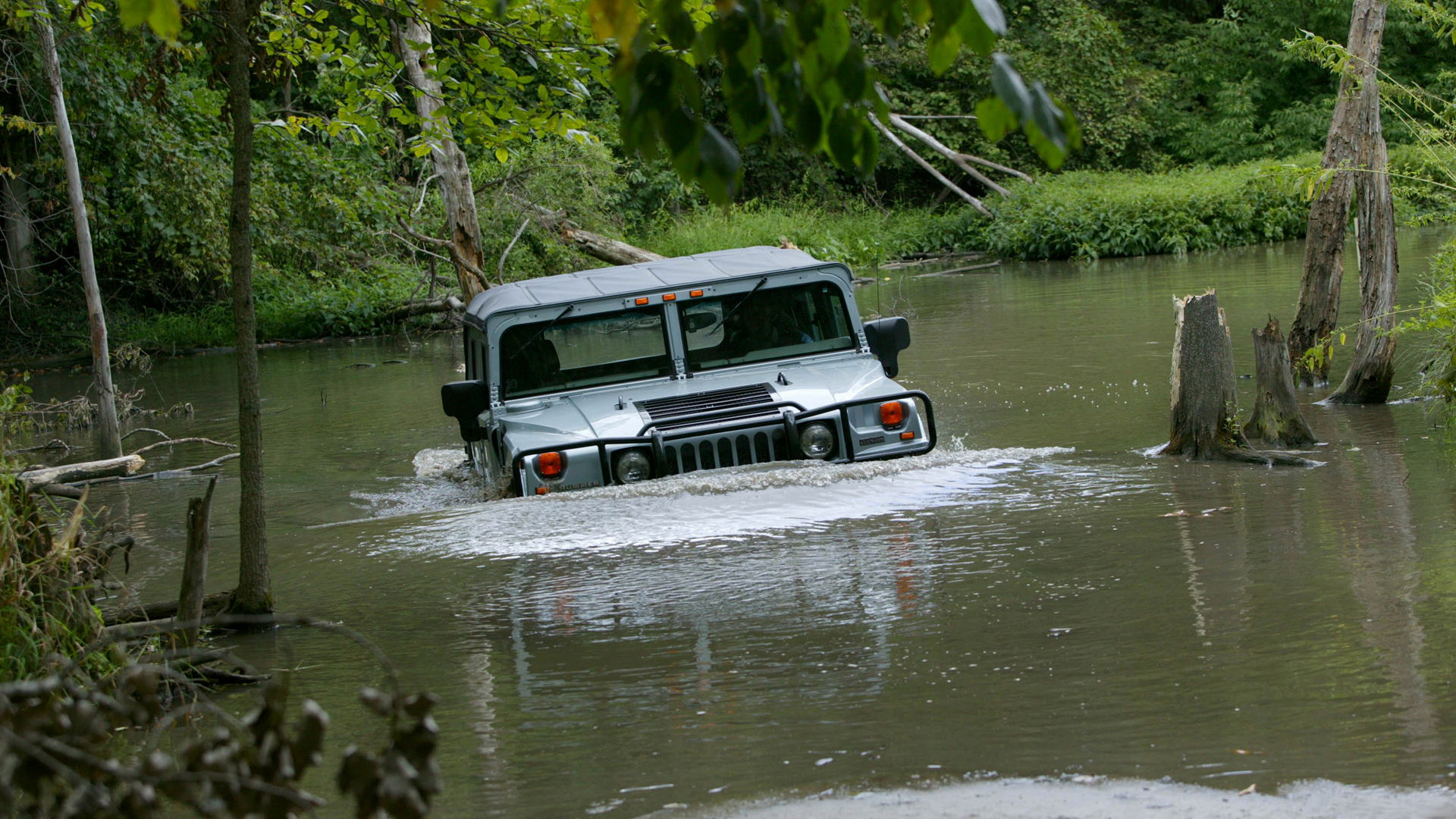 Hummer h1 в грязи