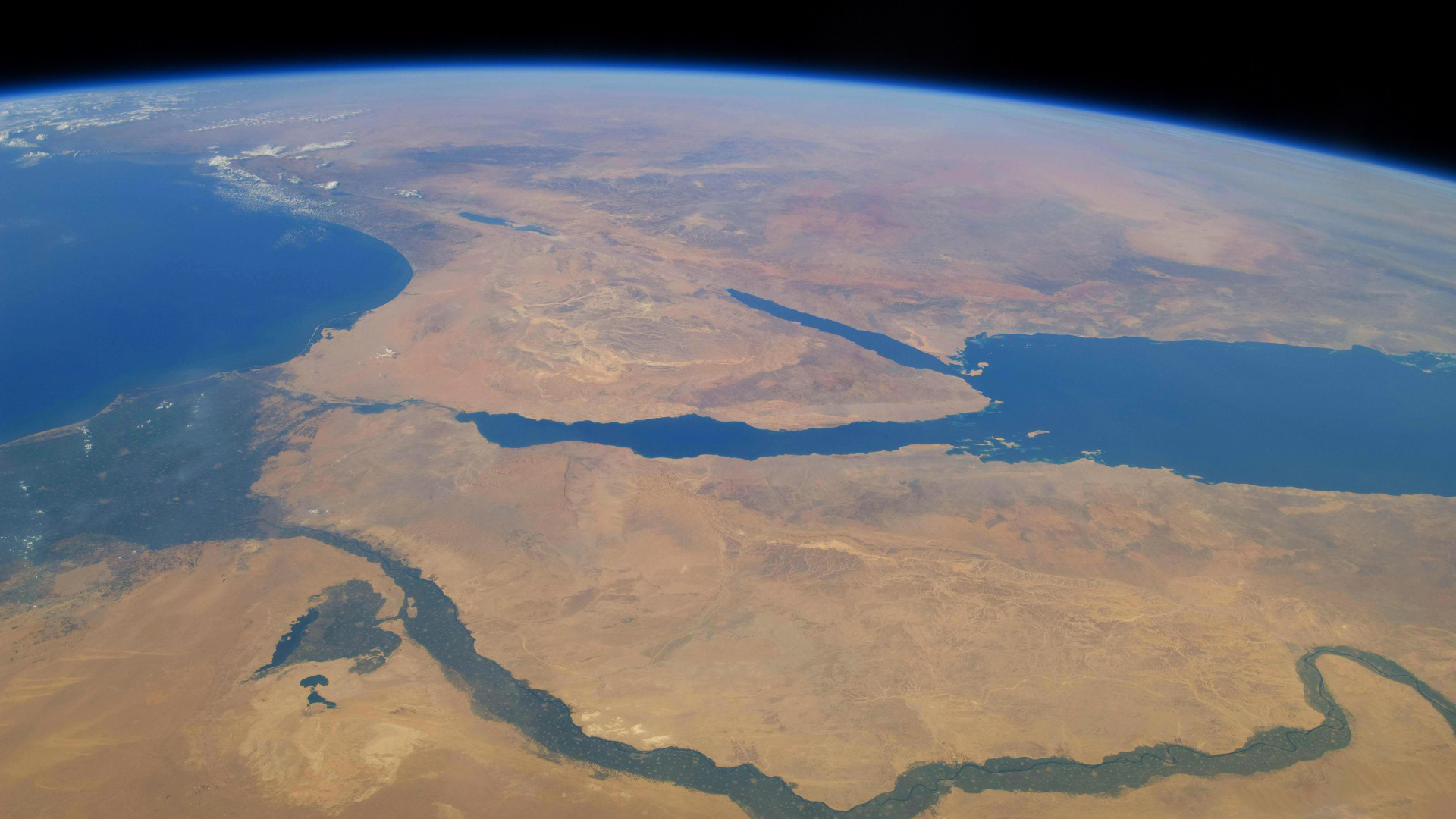 фото средиземное море с космоса