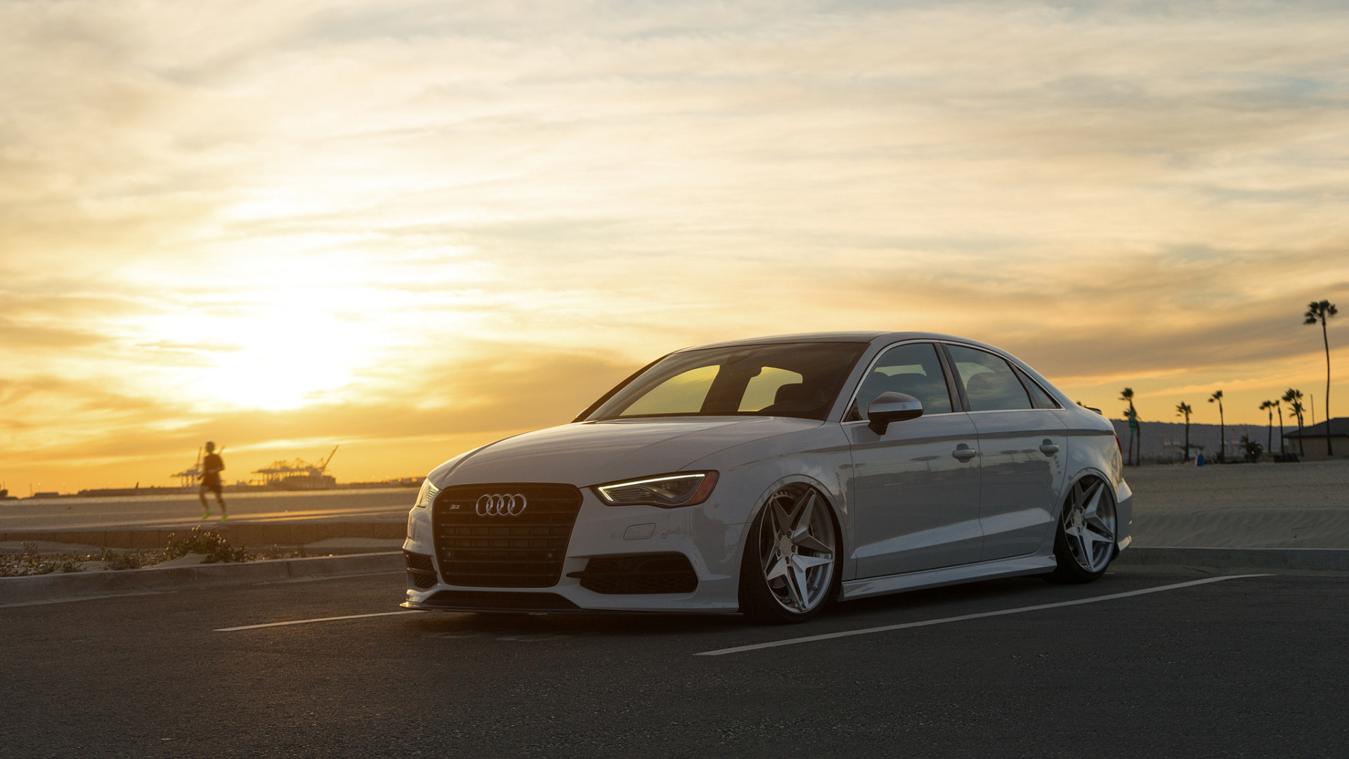 Audi rs4 1366С…768