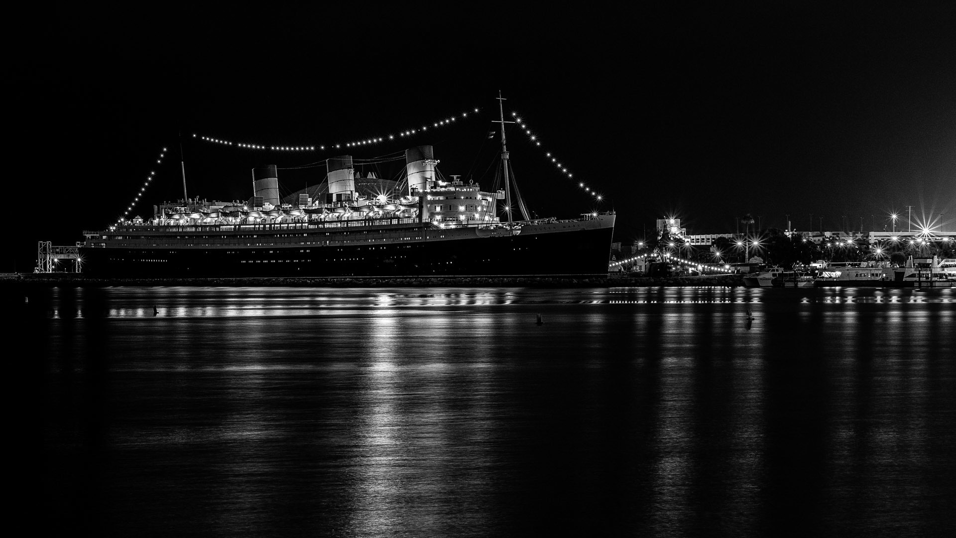 Скачать обои вечер, порт, лайнер, Queen Mary 2, круизный, раздел машины в  разрешении 1920x1080