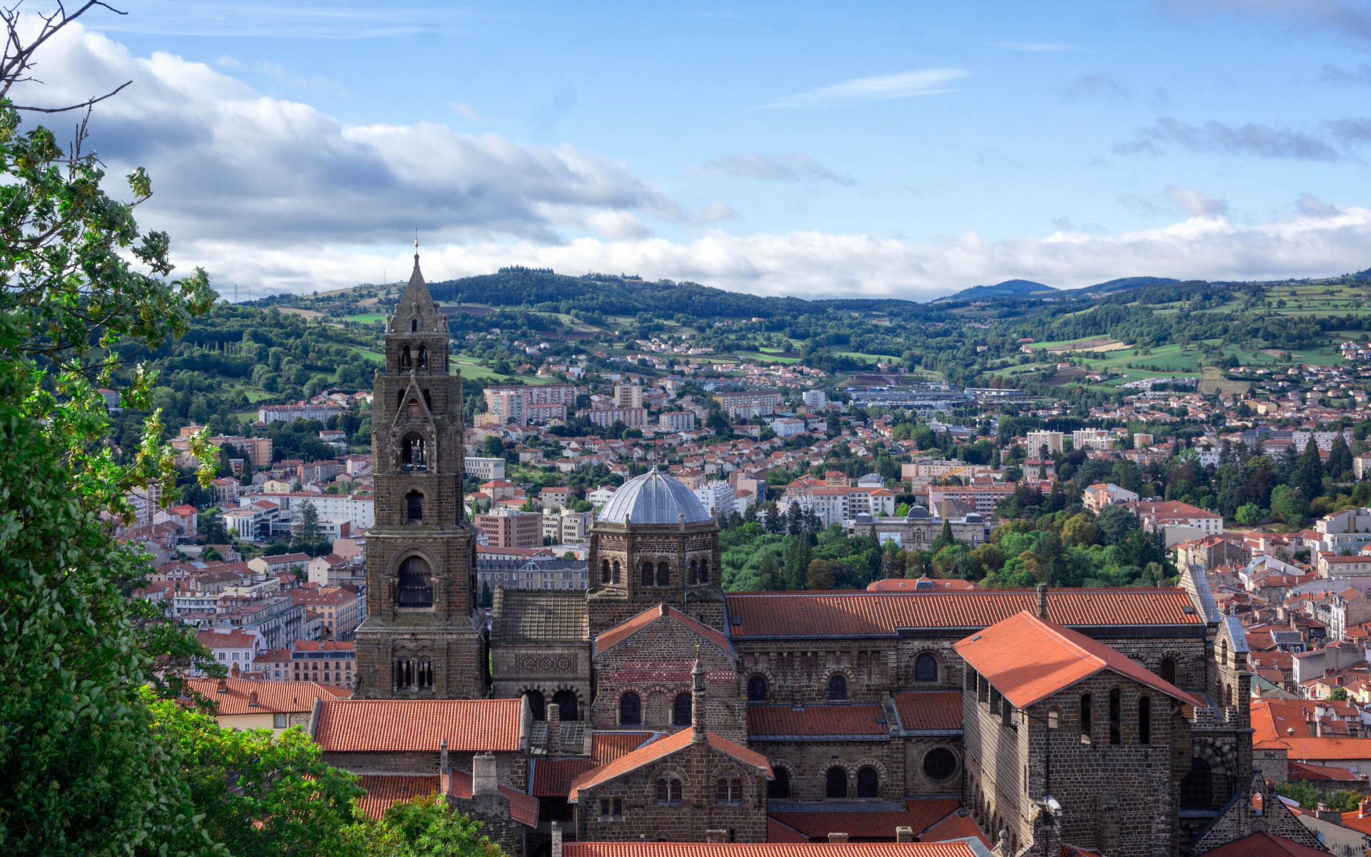 Le Puy en Velay Франция. Ориньон город Франция.