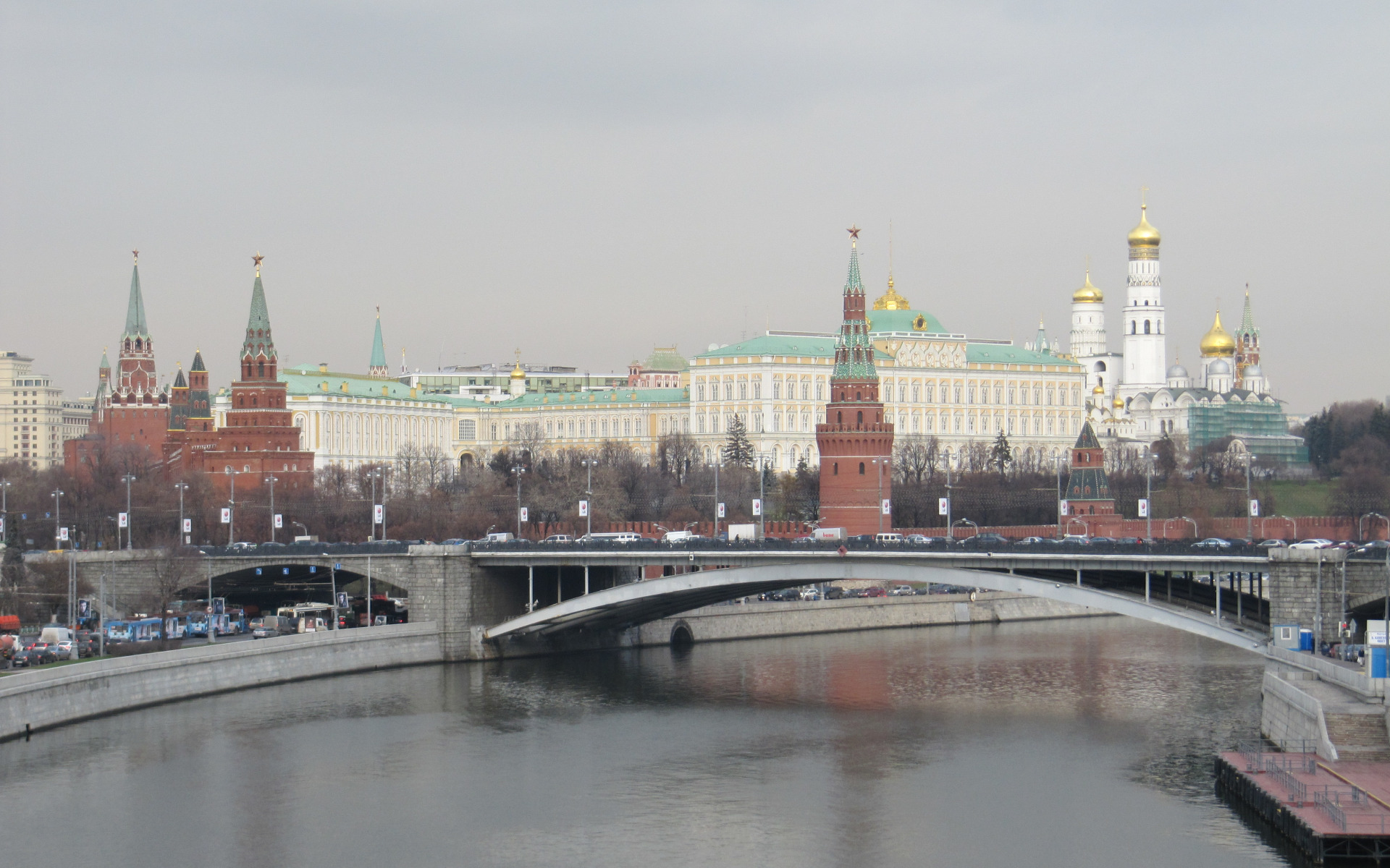 московский кремль фото вид с реки