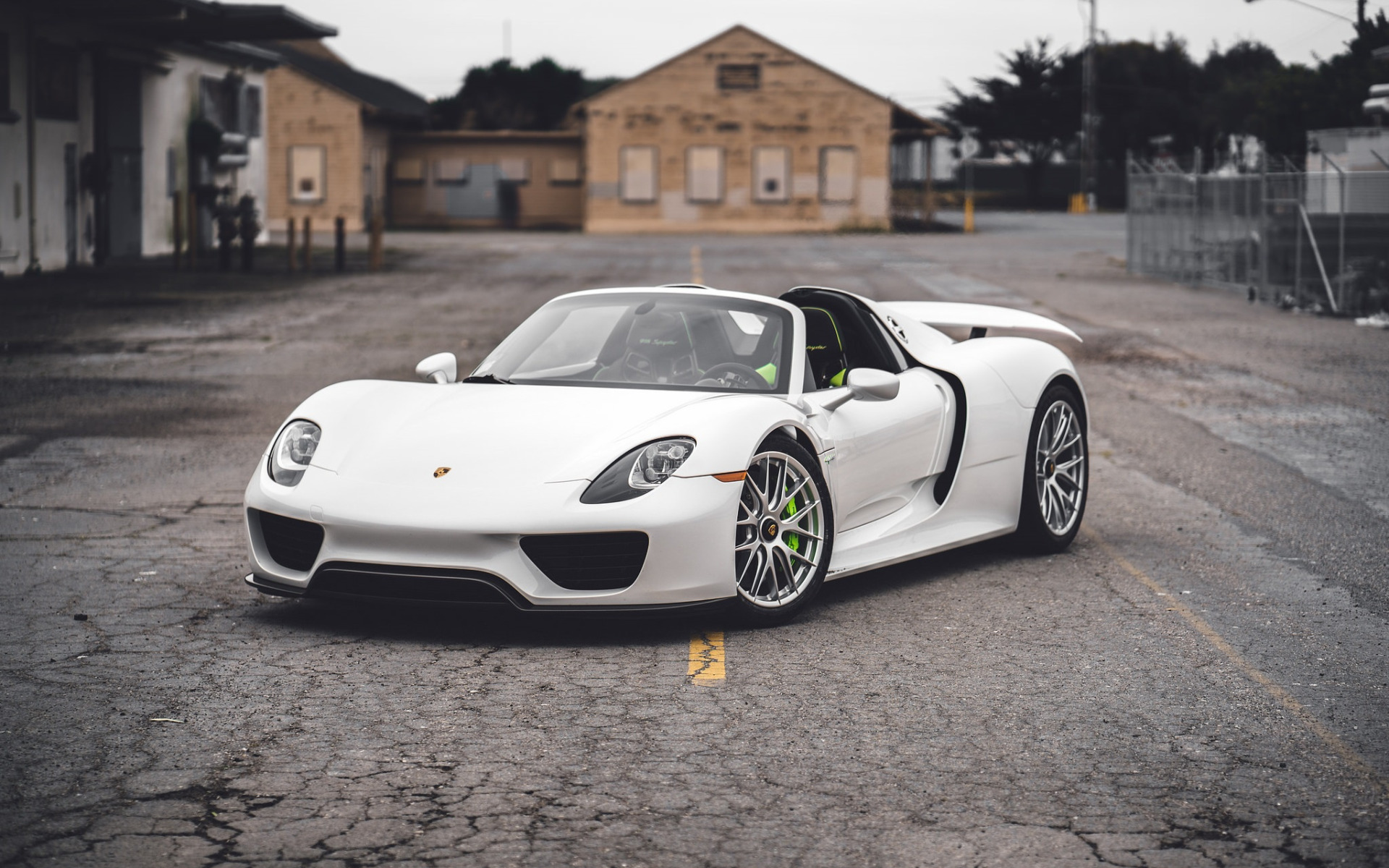 Порше 918 Спайдер зеленый