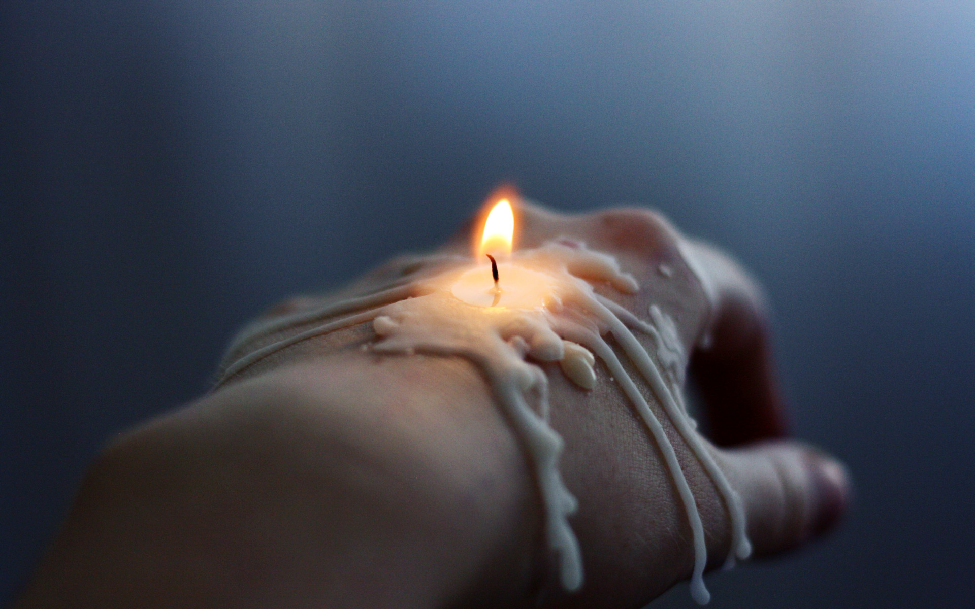 Смотреть свеча горела на столе свеча горела
