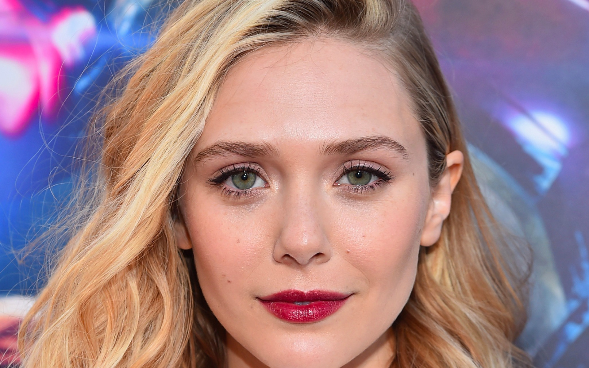 Elizabeth olsen hot. Элизабет Олсен. Элизабет Олсен 2022. Элизабет Олсен глаза. Элизабет Олсен 2021.