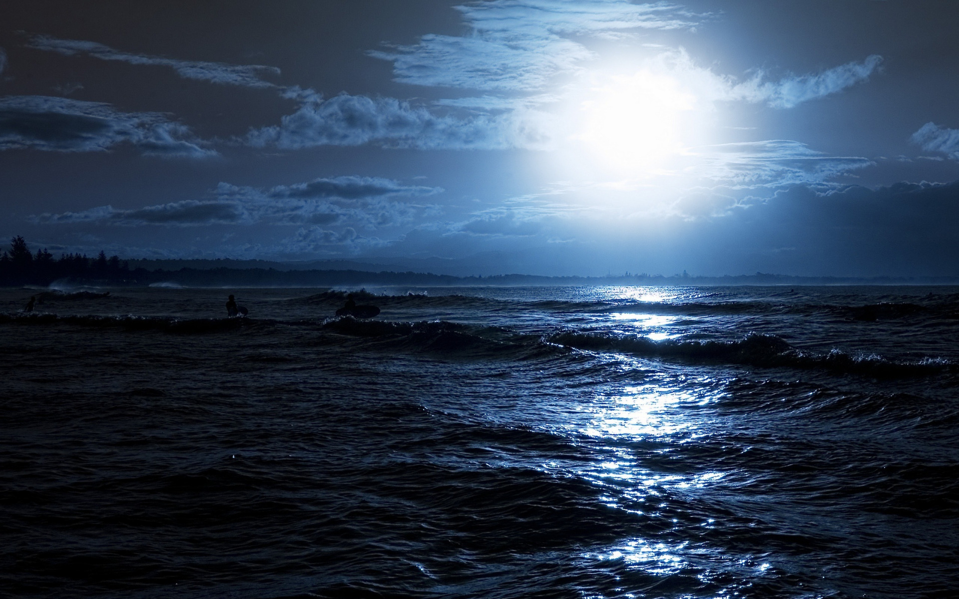 Картинки моря ночью. Ночное море. Луна и море. Темное море. Ночь в море.