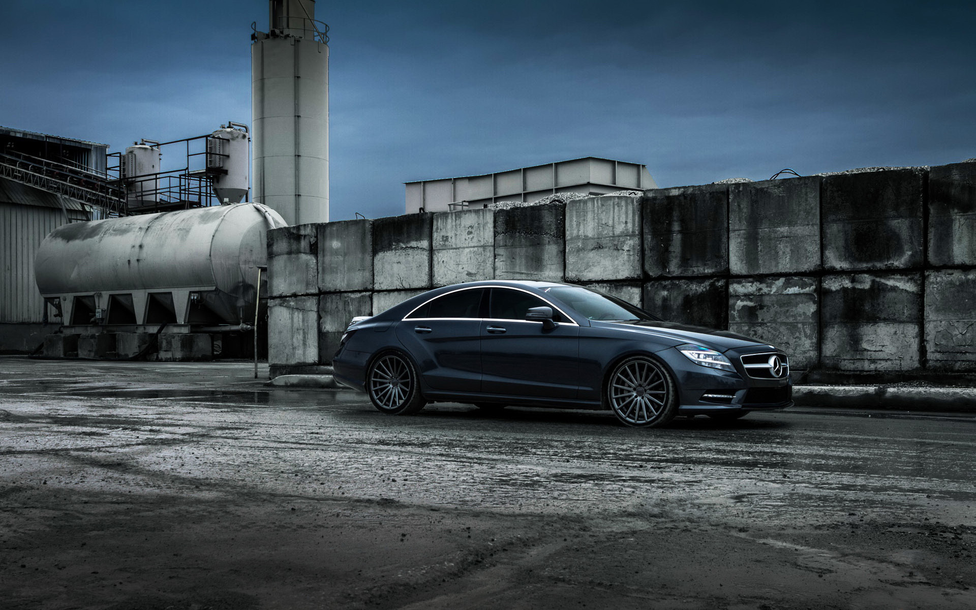 Mercedes CLS 1600x900