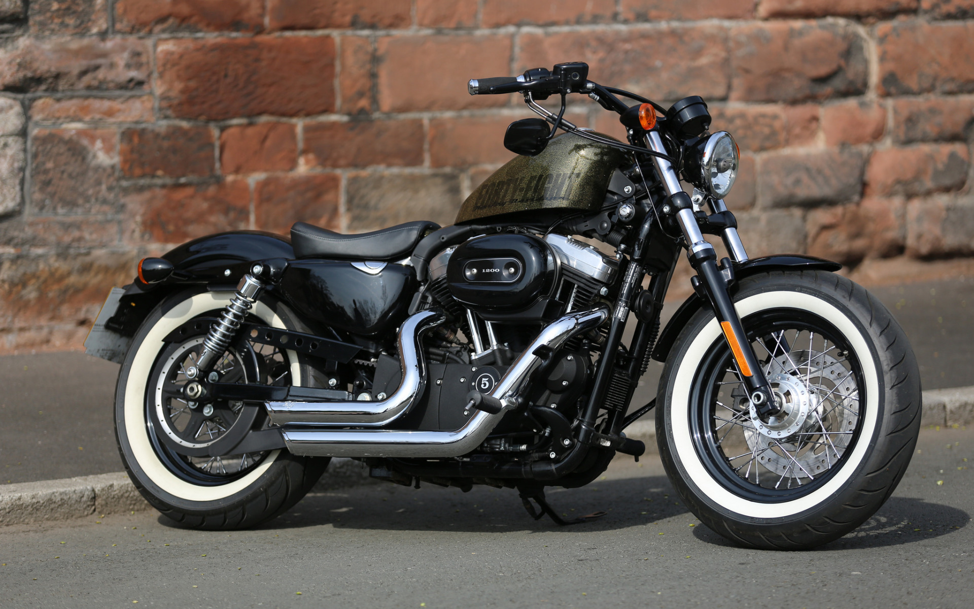 Мотоцикл Harley Davidson круизеры