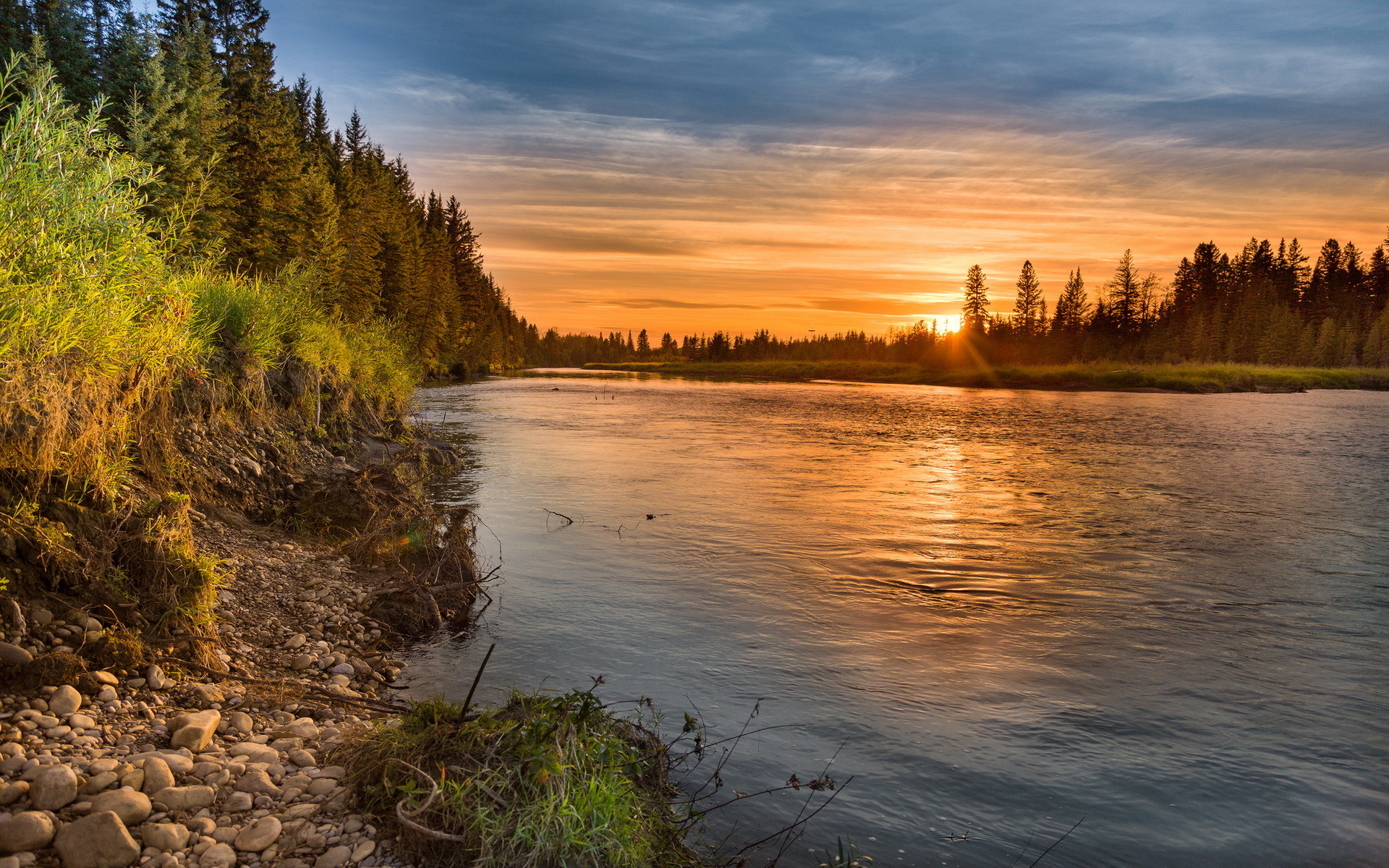 River download. Река Печора фотопейзажи. Река Чусовая Тайга. Озеро хабуклампи Карелия. Река Свирь осенью.