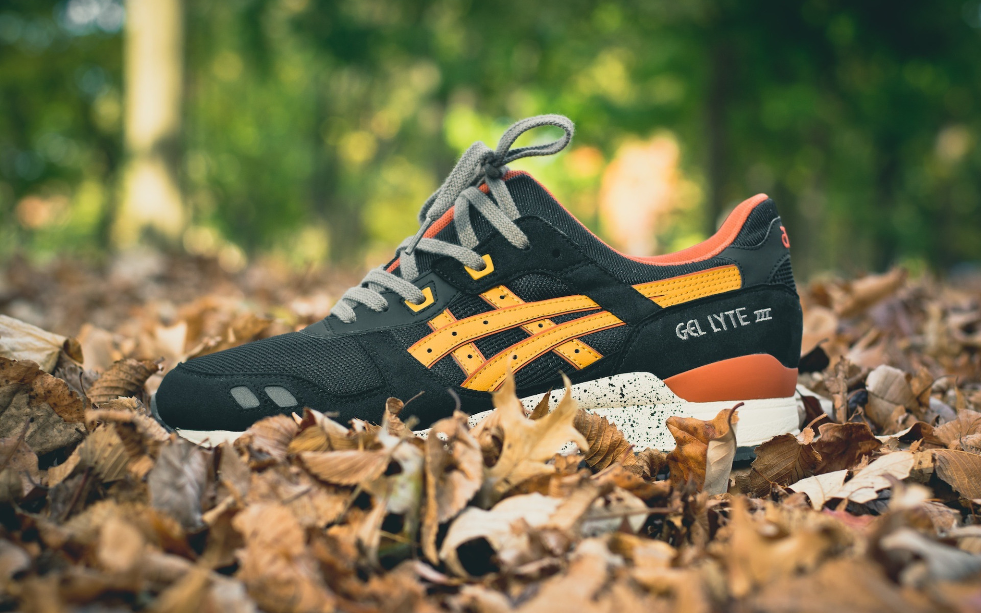 Кроссовки асикс найк. ASICS Gel Lyte Yellow. Асикс Gel Black Yellow. ASICS кроссовки Gel-Lyte v Yellow.