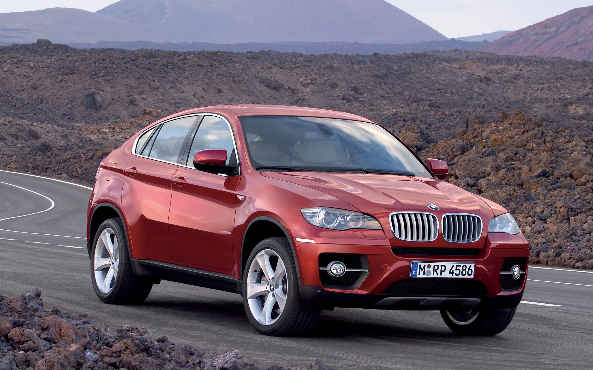 Скачать обои дорога, авто, машины, бмв, bmw x6 road, раздел bmw в  разрешении 1920x1200