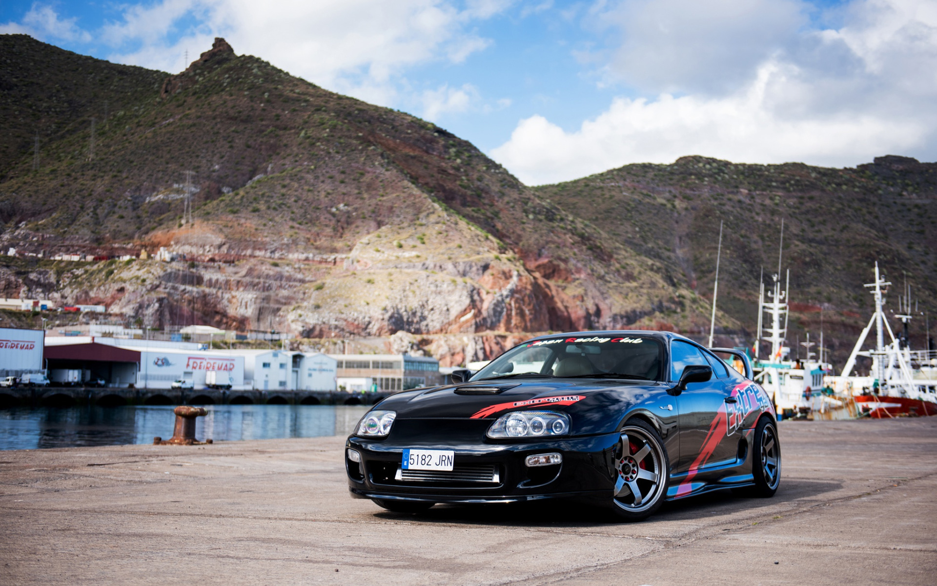 Toyota Supra 1600x900