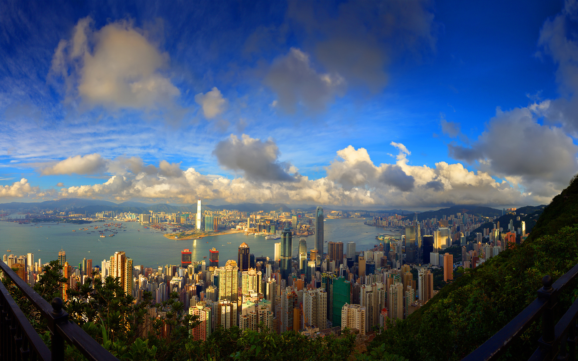 Картинка вид. Вид на Гонг Конг с горы Виктория. Гонконг панорама. Hong Kong City горы. Вид на город.