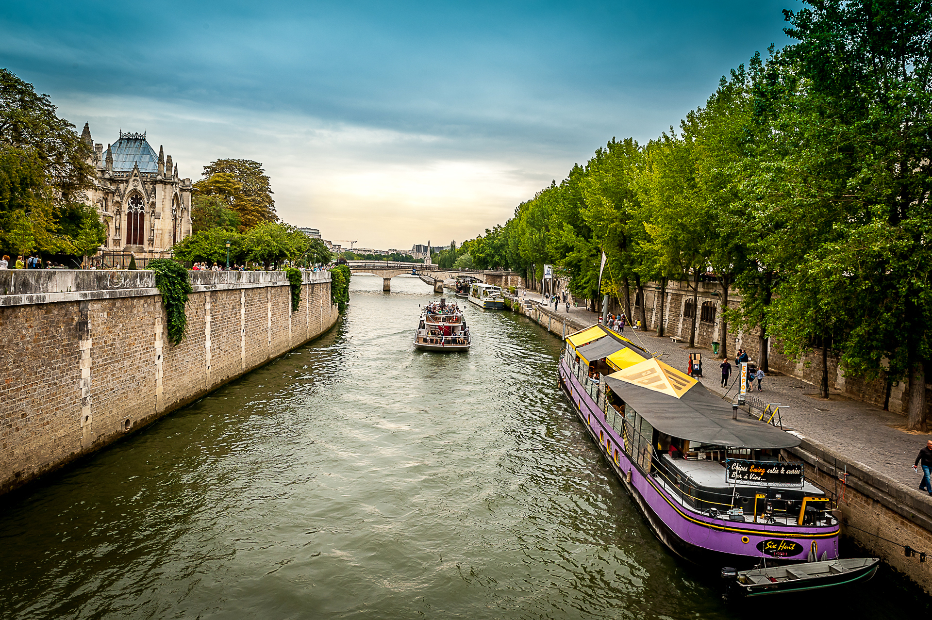 Назовите самую длинную реку франции. Река сена во Франции. Река сена в Париже. Сена (река) реки Франции. Река сена во Франции фото.