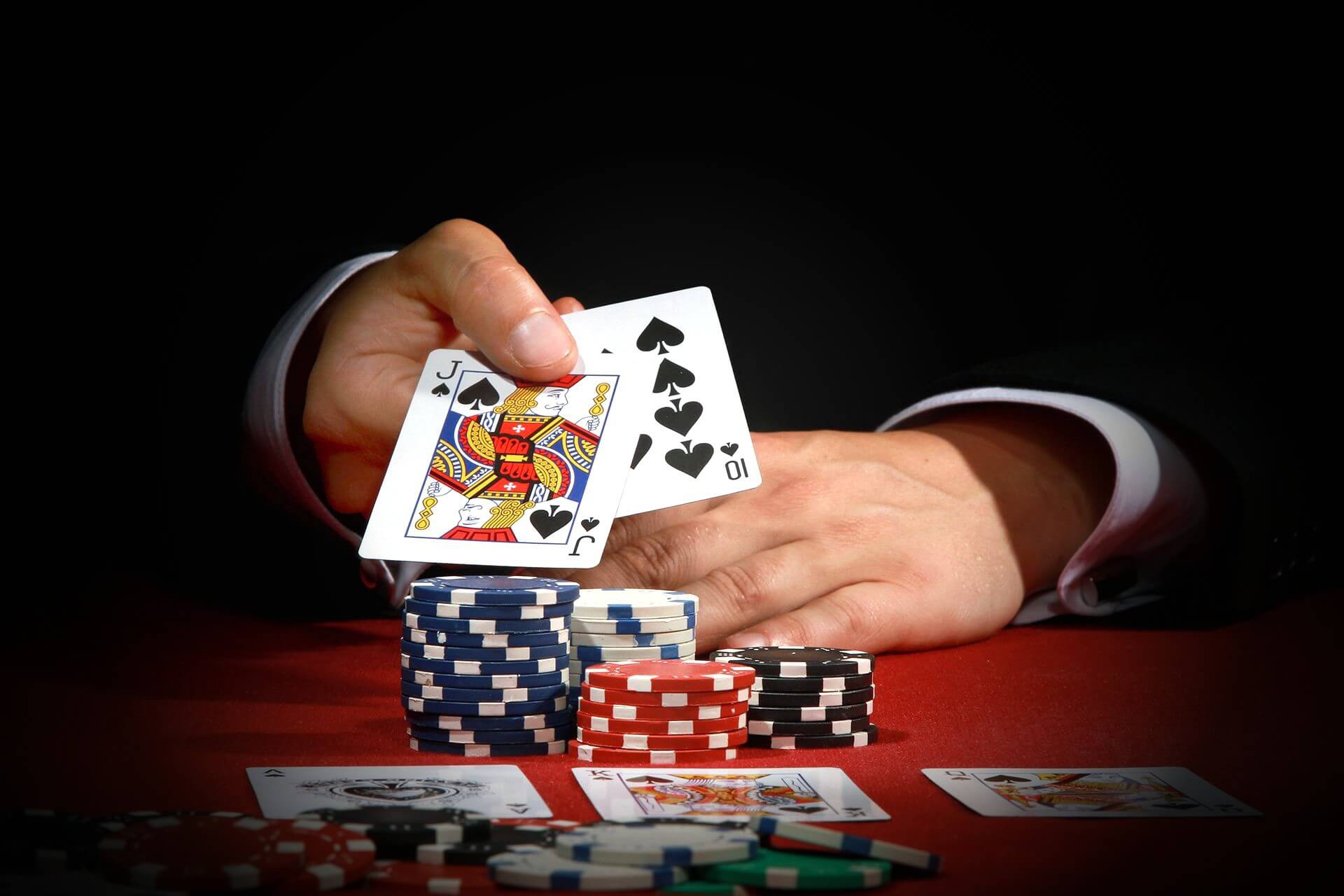 Casino card game. Покер. Азартная карточная игра. Азартные игры Покер казино. Карточки в азартных играх.