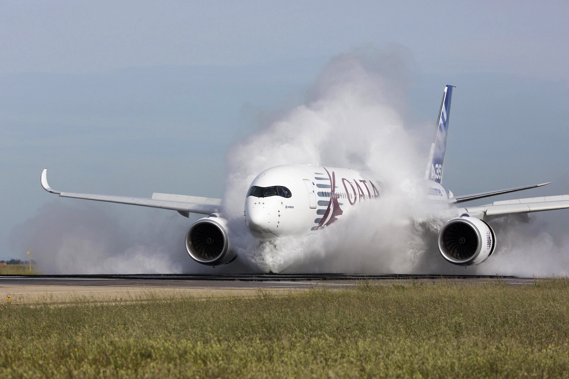 Обои Самолет, Лайнер, Испытания, Airbus, ВПП, Qatar Airways, Airbus  A350-900, Пассажирский самолёт на телефон и рабочий стол, раздел авиация,  разрешение 1920x1280 - скачать