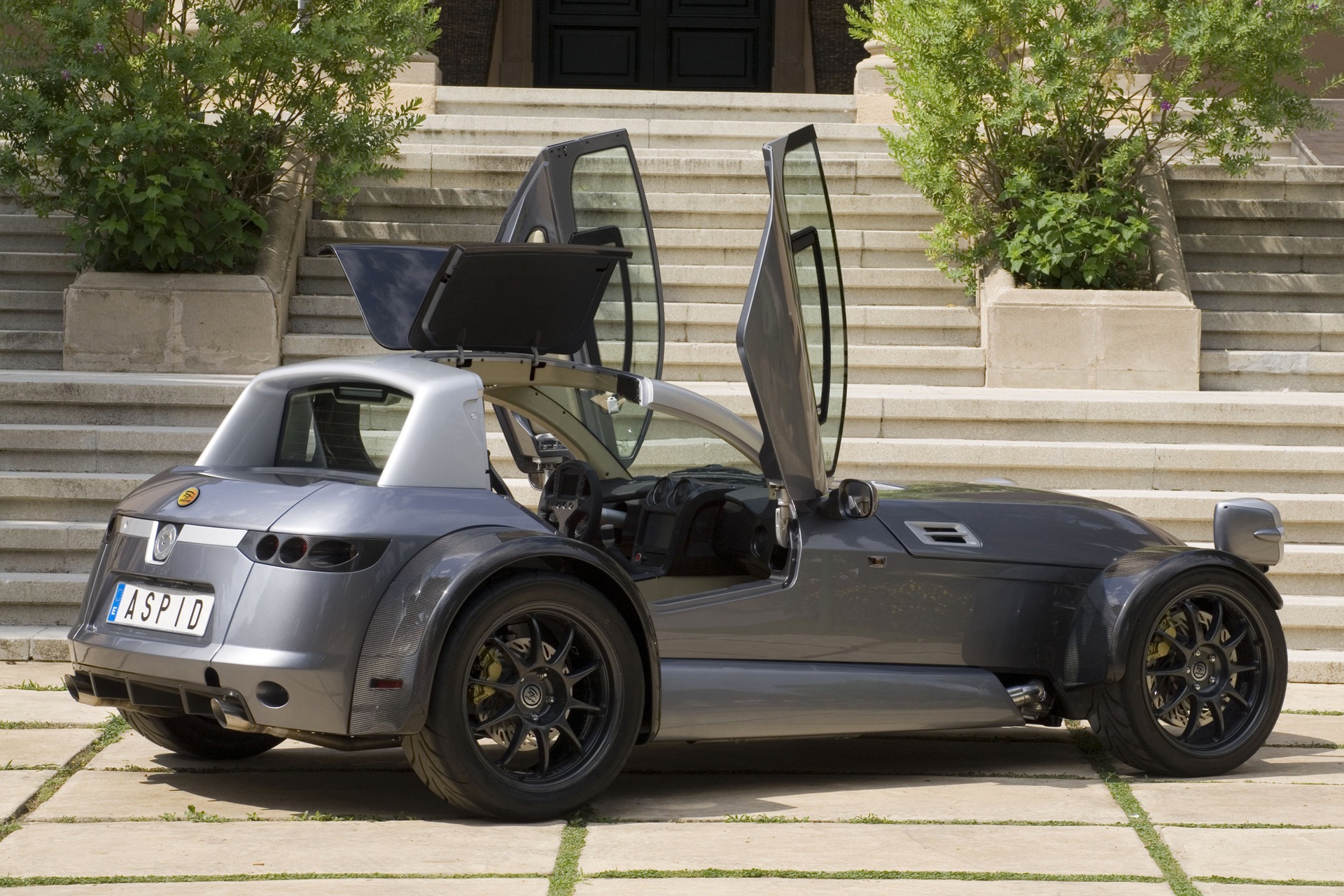 Covini c6w 6 Wheeled Supercar