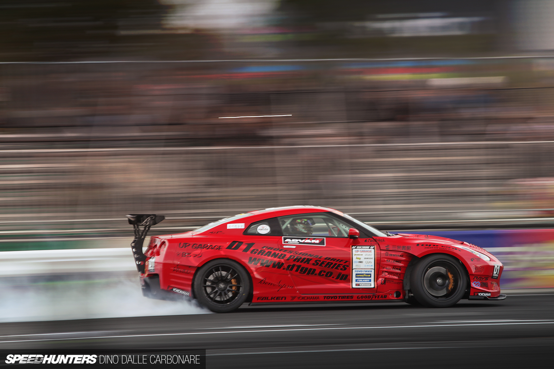 R drifting. Nissan r35 Drift. Ниссан ГТР р35 дрифт. Ниссан ГТР 35 дрифт. Nissan GTR r35 дрифт.