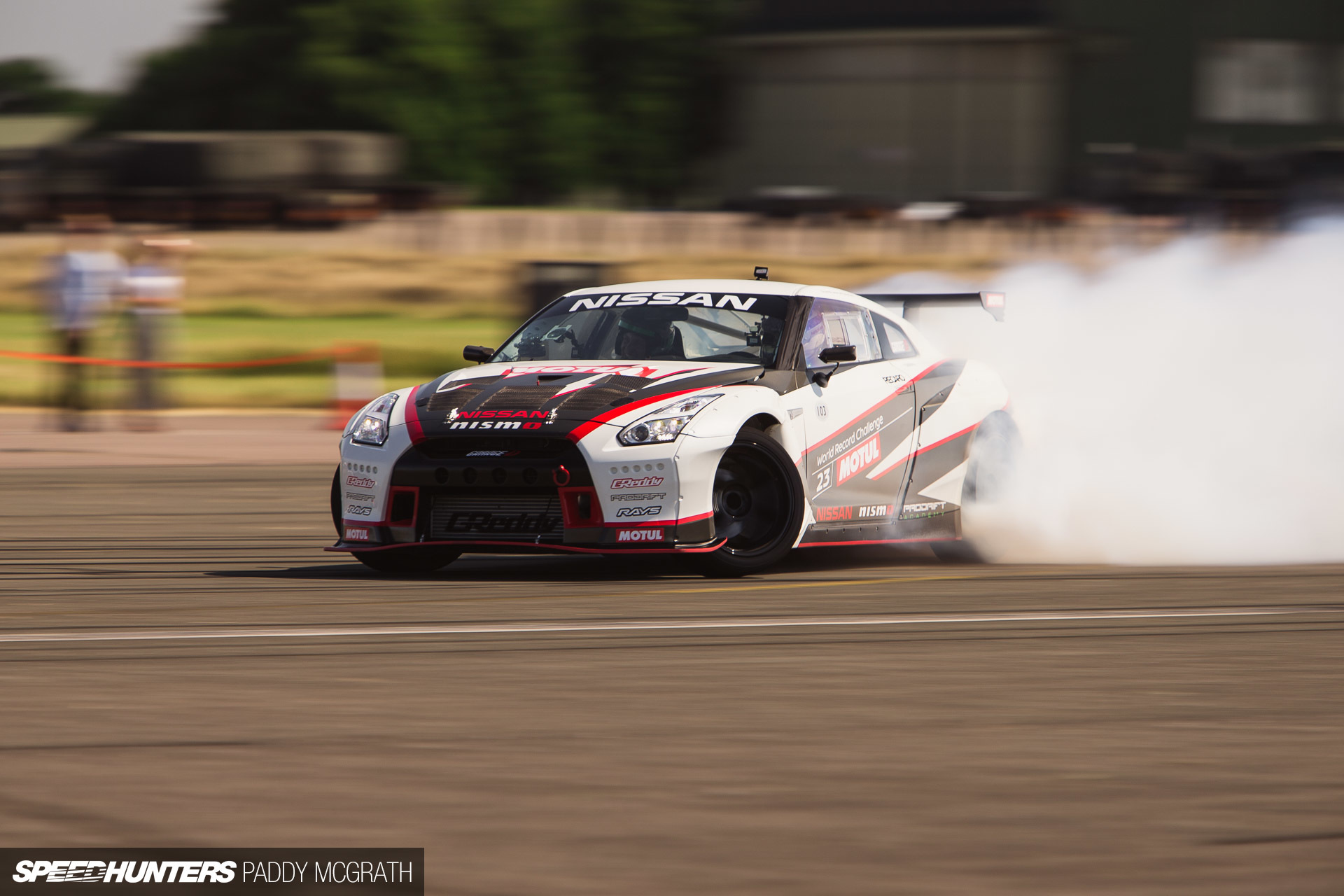 R drifting. Nissan GTR Nismo Drift. Ниссан ГТР р35 в дрифте. GTR r35 дрифт. Ниссан ГТР 35 В дрифте.