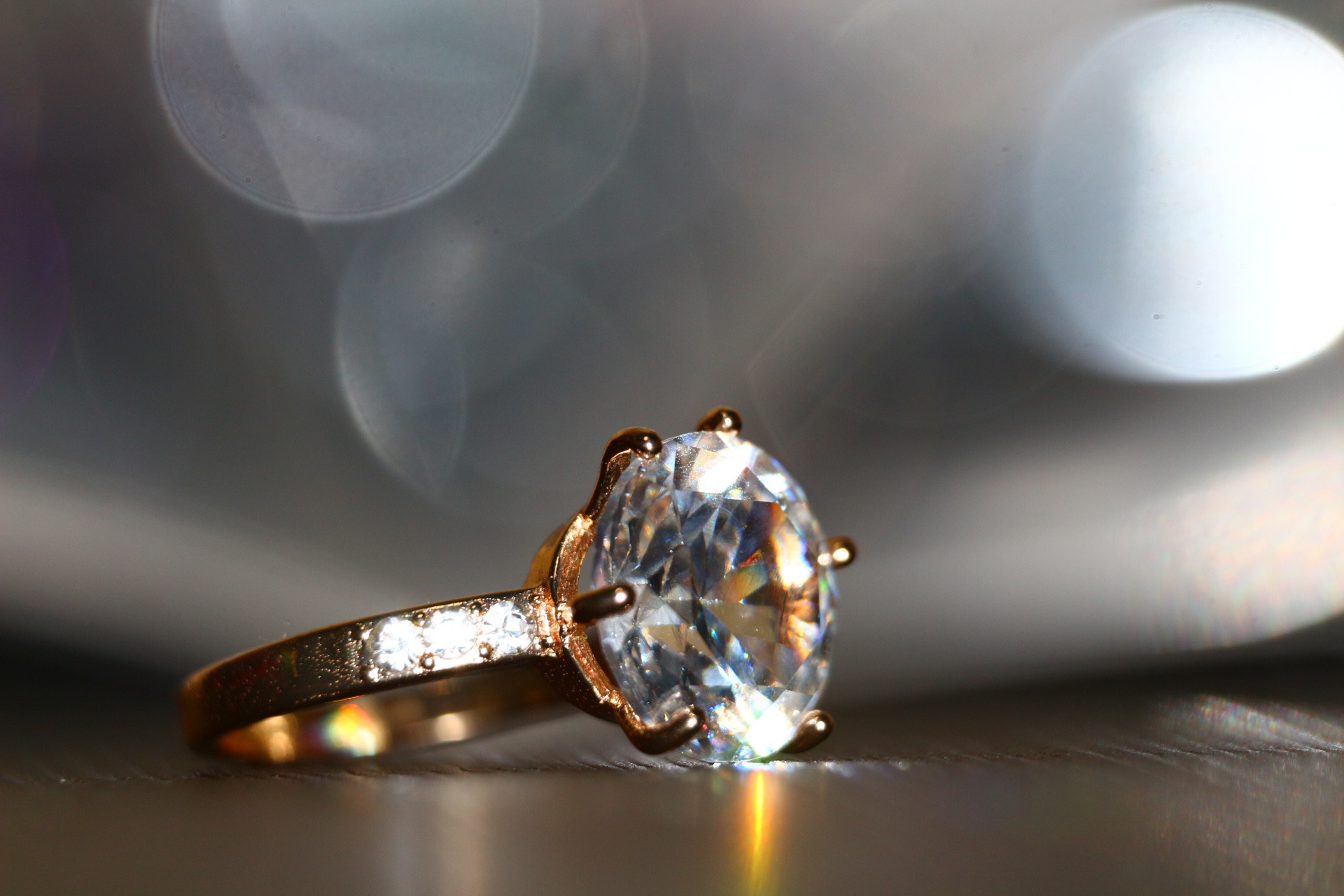 Сонник видеть кольца. Красивые кольца. Кольцо с камнем. Кольца с камнями женские. Кольцо с бриллиантом.