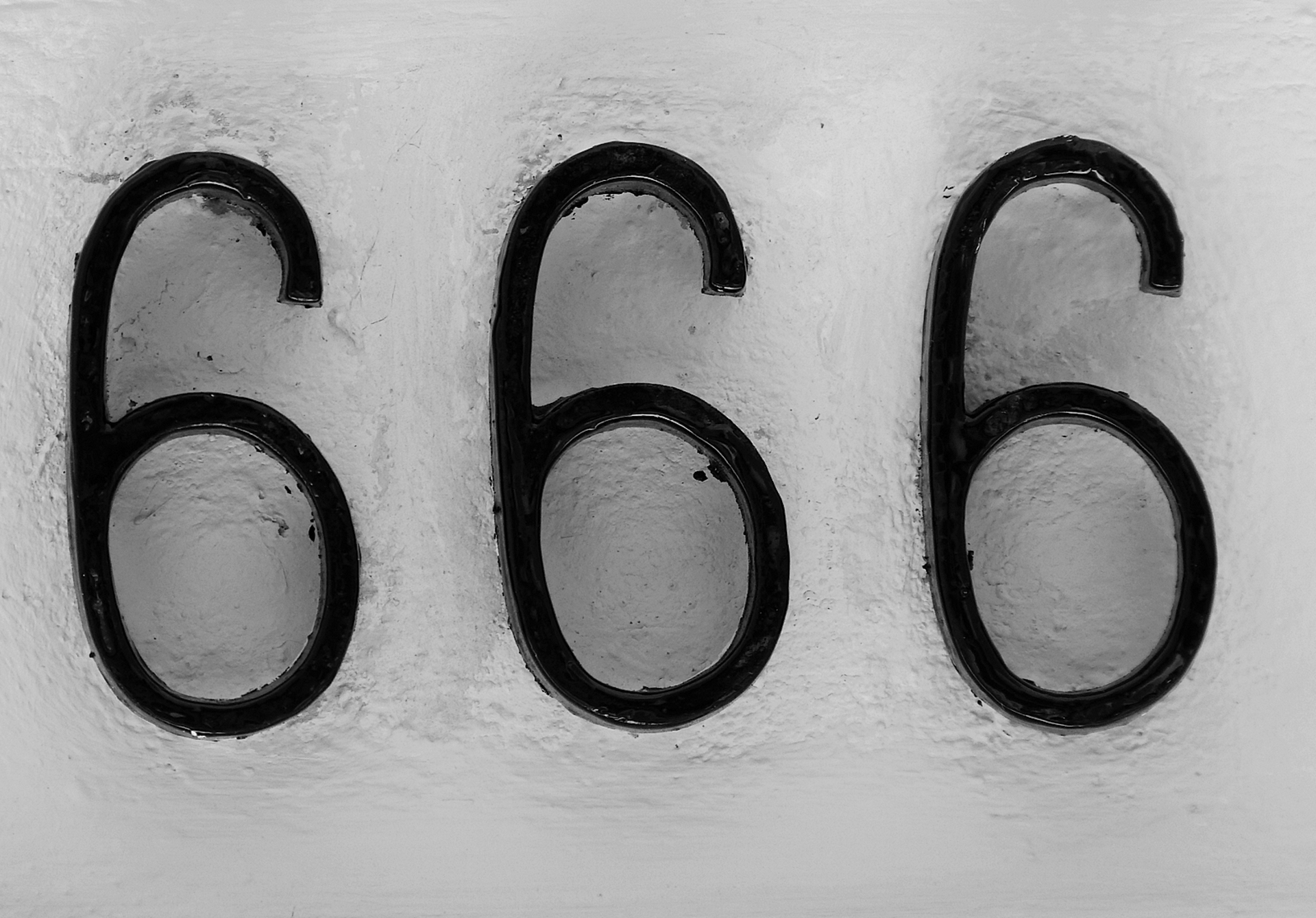 Цифра грусти. Цифра 666. 666 Фото. 666 Число зверя. Три шестерки.