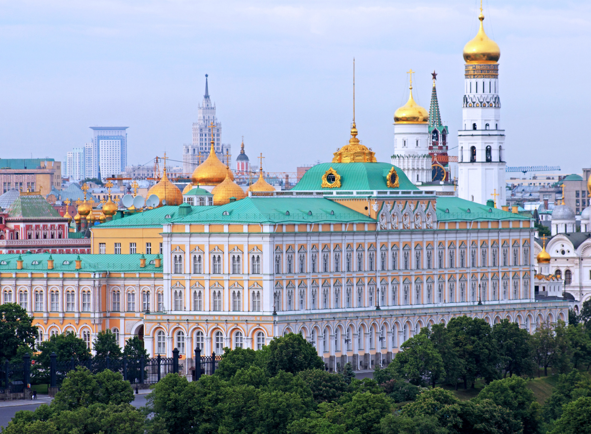 дворец с куполом