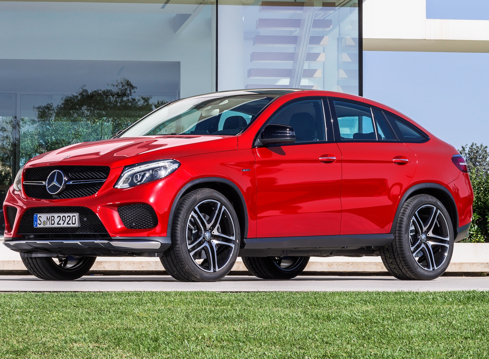 Mercedes Benz c292 GLE красный