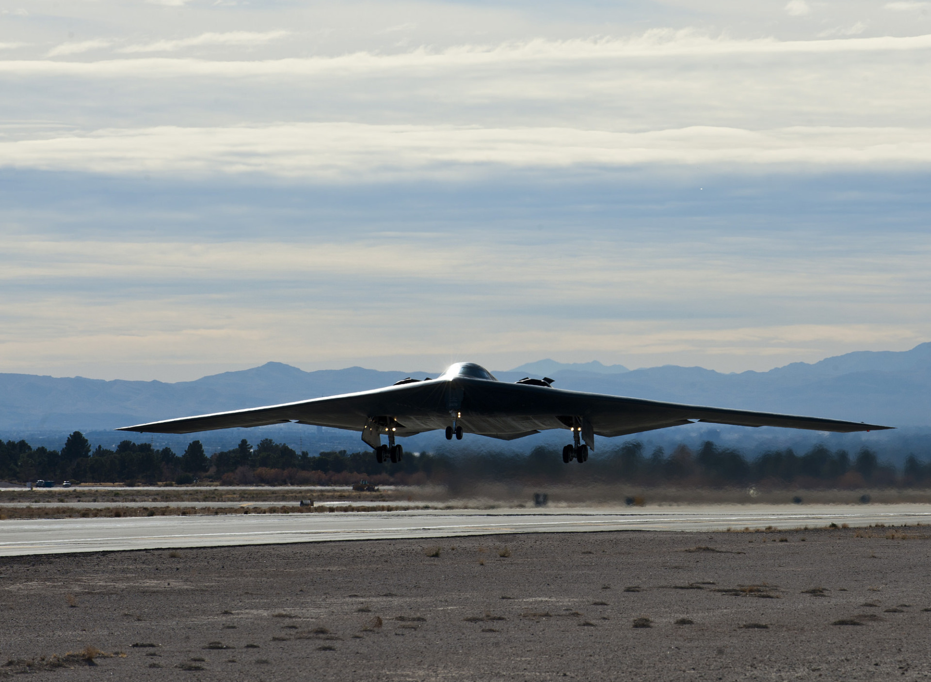 Б 2 фотографии. Самолёт b-2 Spirit. Бомбардировщик Northrop b-2 Spirit. Б2 спирит. Самолет б 2 спирит.