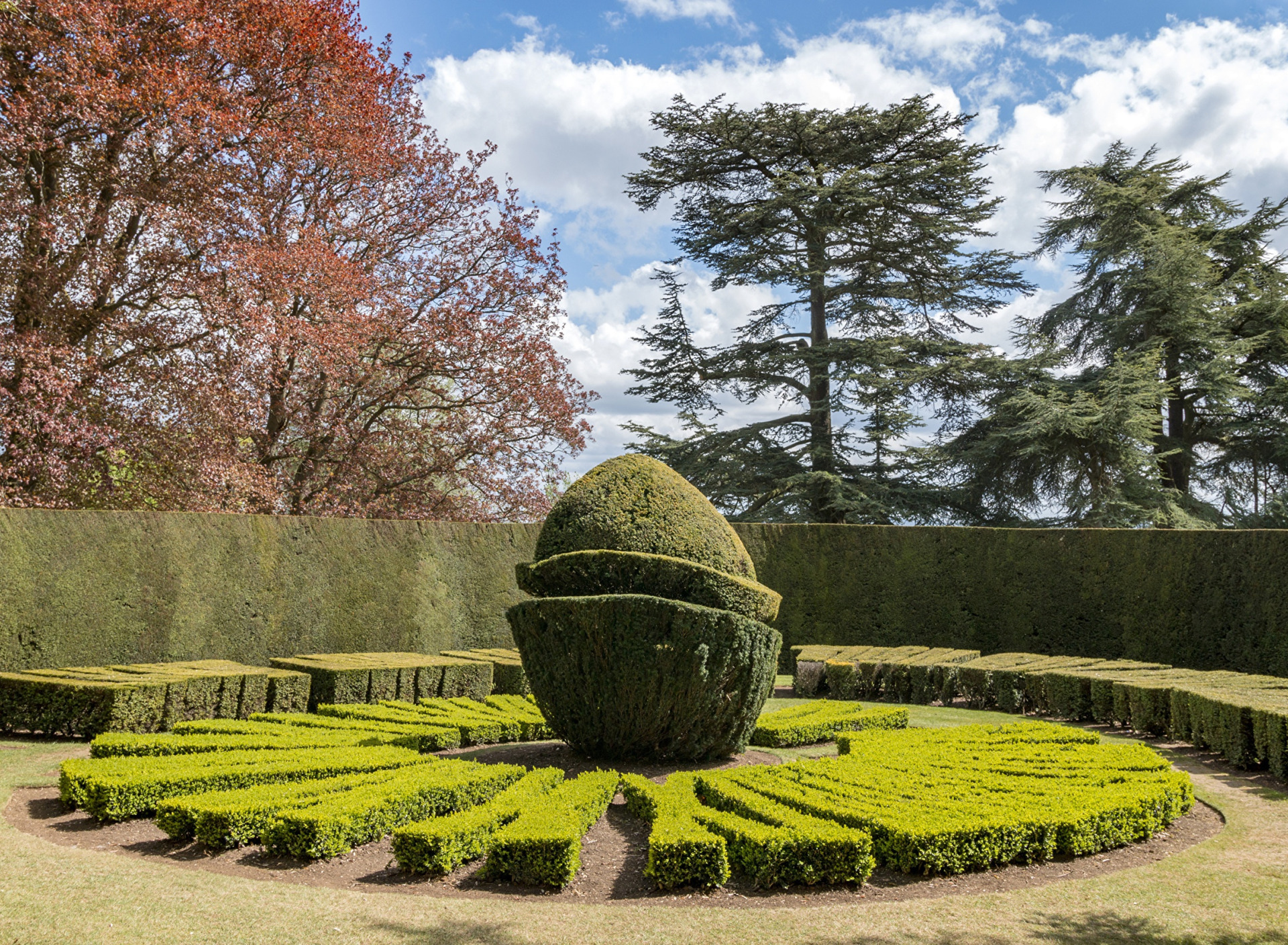 Richard gardens. Сады Эскотт в Англии. Бакингемшир Англия. Парк чанри Англия. Парк броэдс Англия.