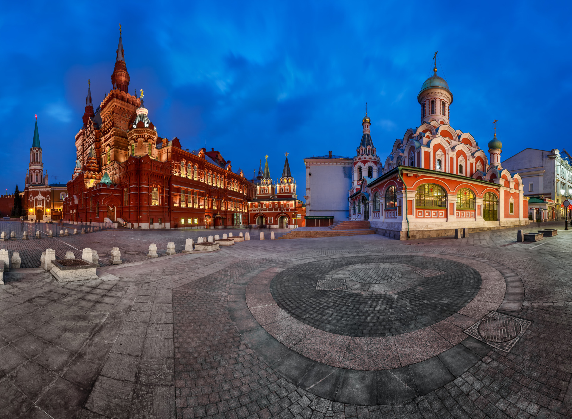 Russian area. Красная площадь Казанский храм исторический музей. Исторический музей в Москве красная площадь собор. Храм Казанский Кремль Москва. Кремлевская площадь Казань.