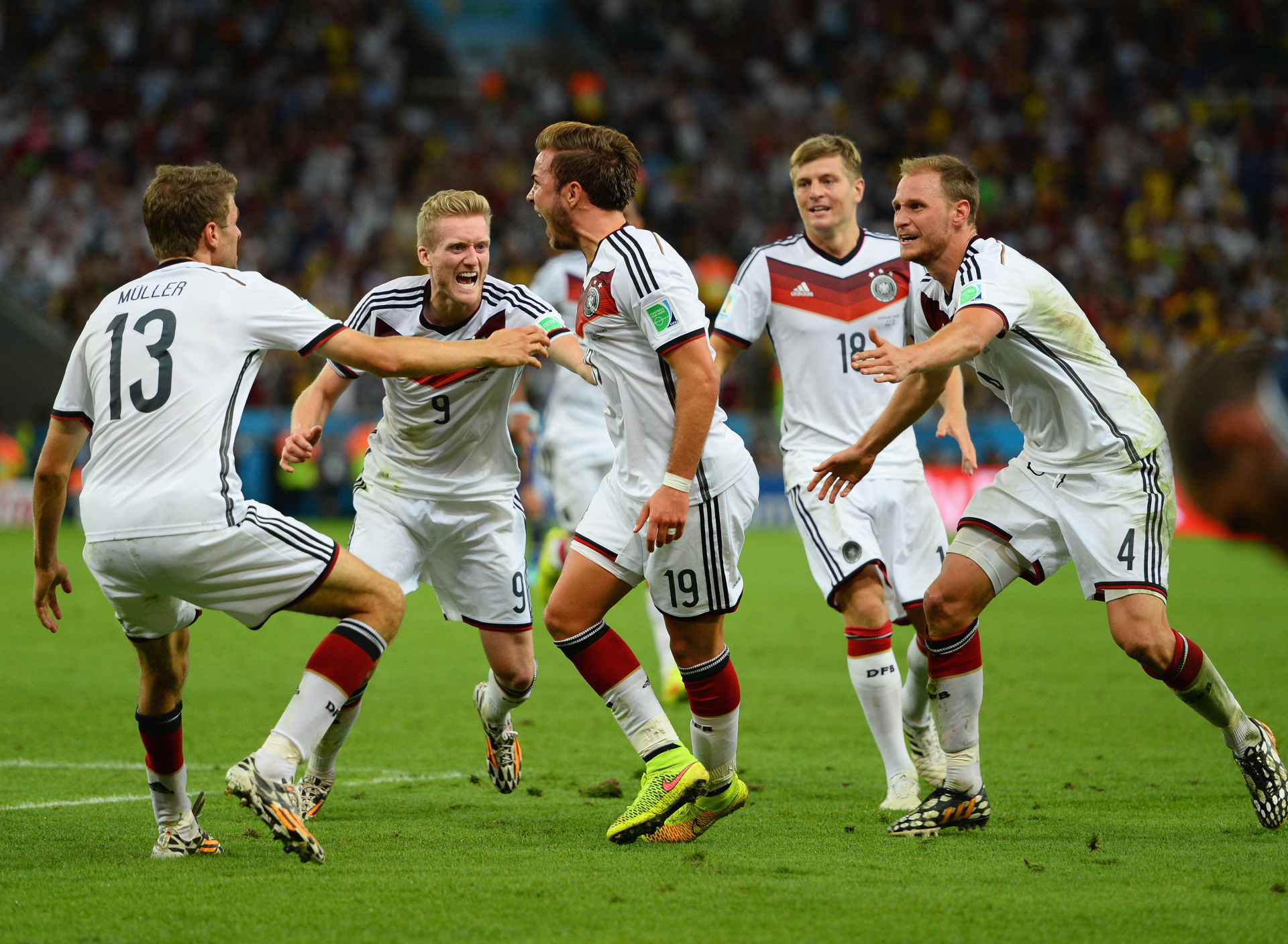 Футбол германия время. Футбол Германия Марио гётце. Сборная Германии Германия -2014 год. Сборная Германии по футболу. Сборная Германии ЧМ 2014.