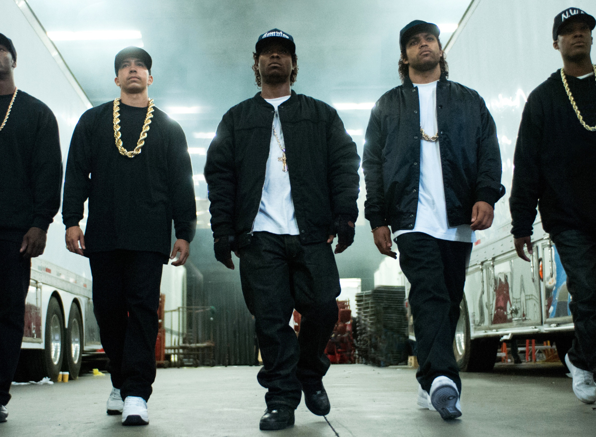 Компания рэп. Голос улиц ( straight Outta Compton, 2015 ). Айс Кьюб группа. Dr Dre голос улиц. Айс Кьюб голос улиц.