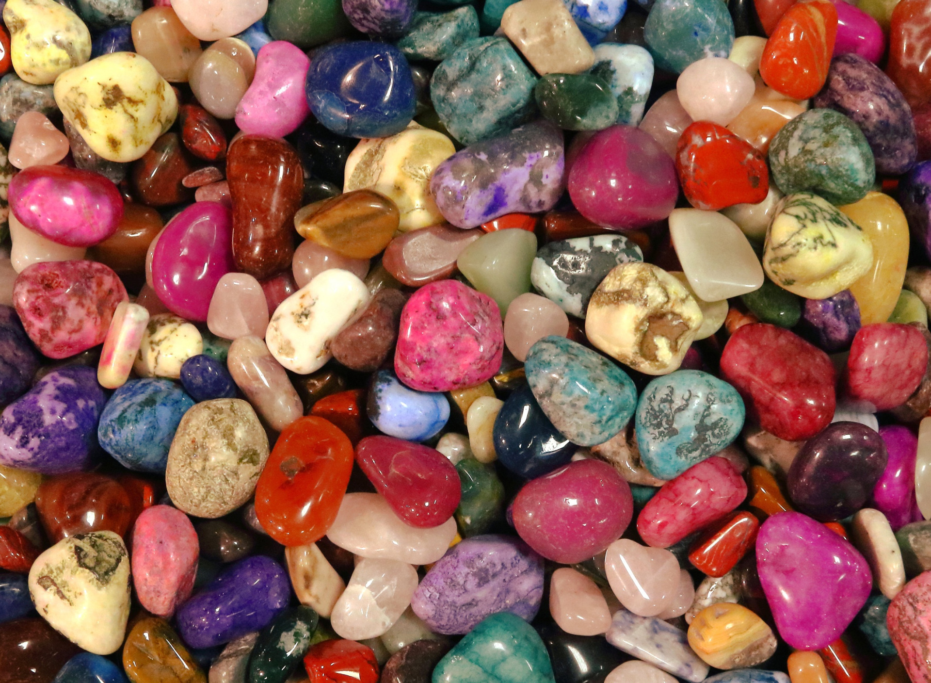 Рандеву камушки. Цветные камешки. Разноцветные камни. Красивые камушки. Разноцветные камушки.